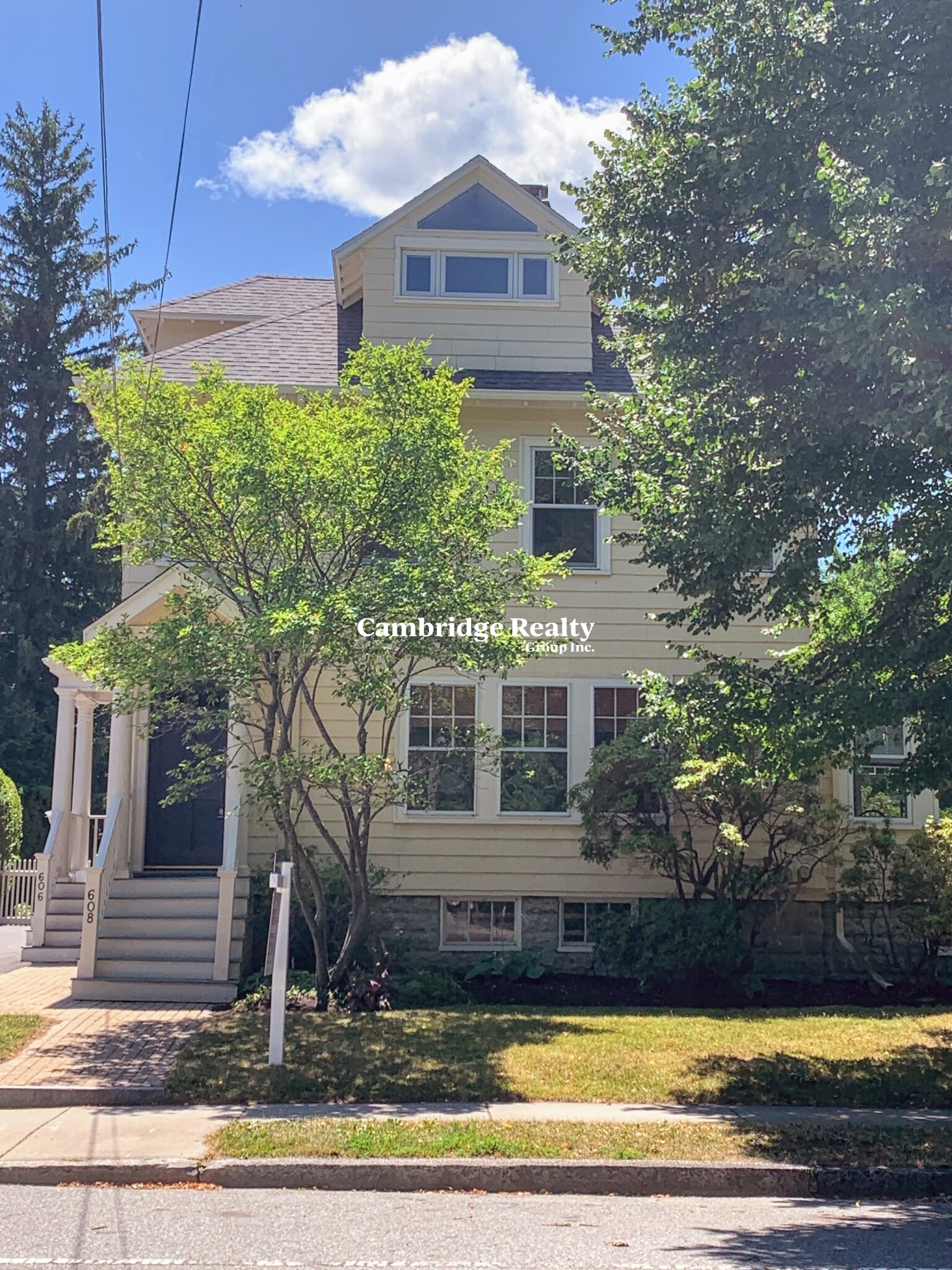 608 Huron Ave, Strawberry Hill