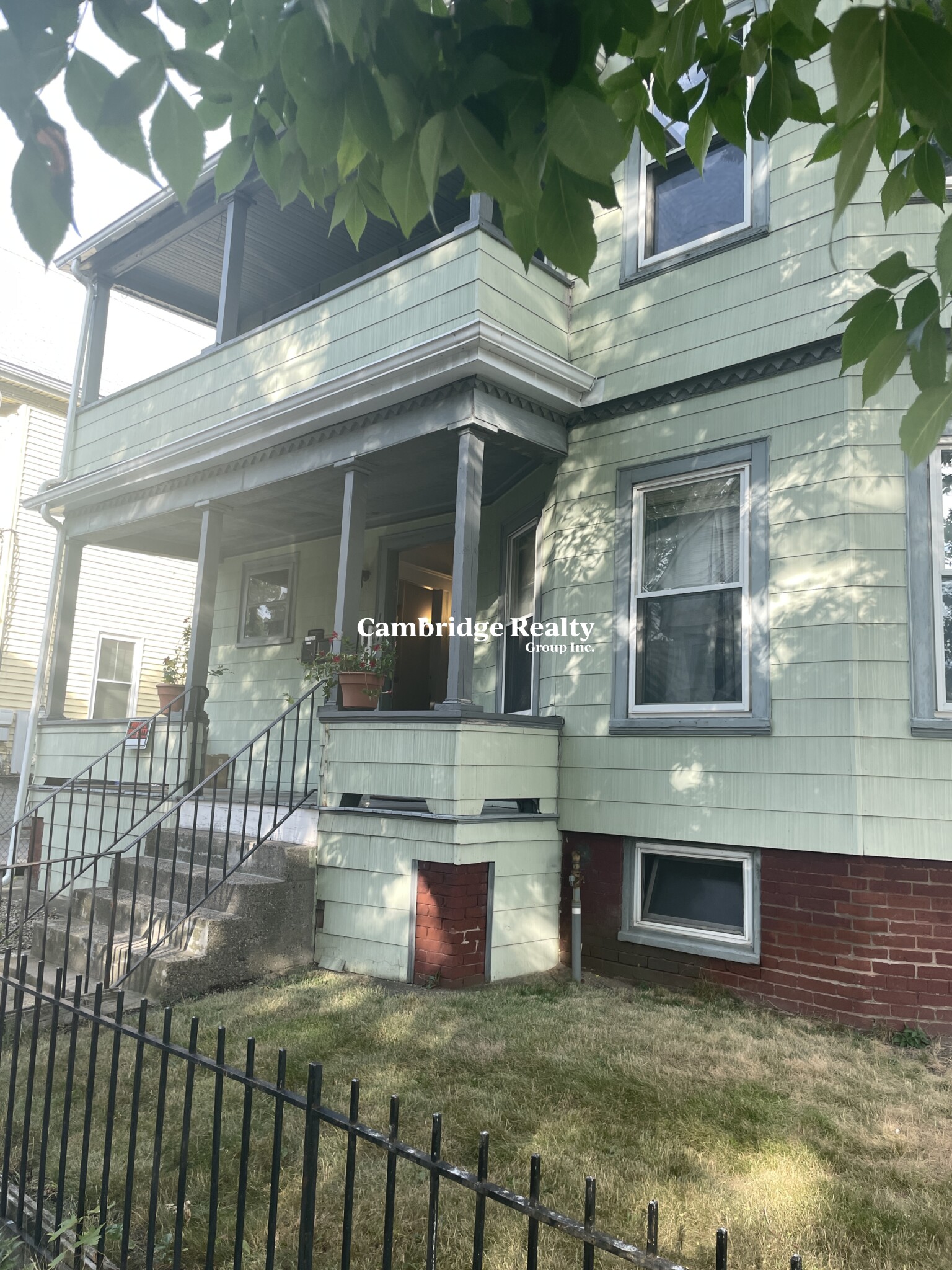 147 Willow Ave, Davis Square