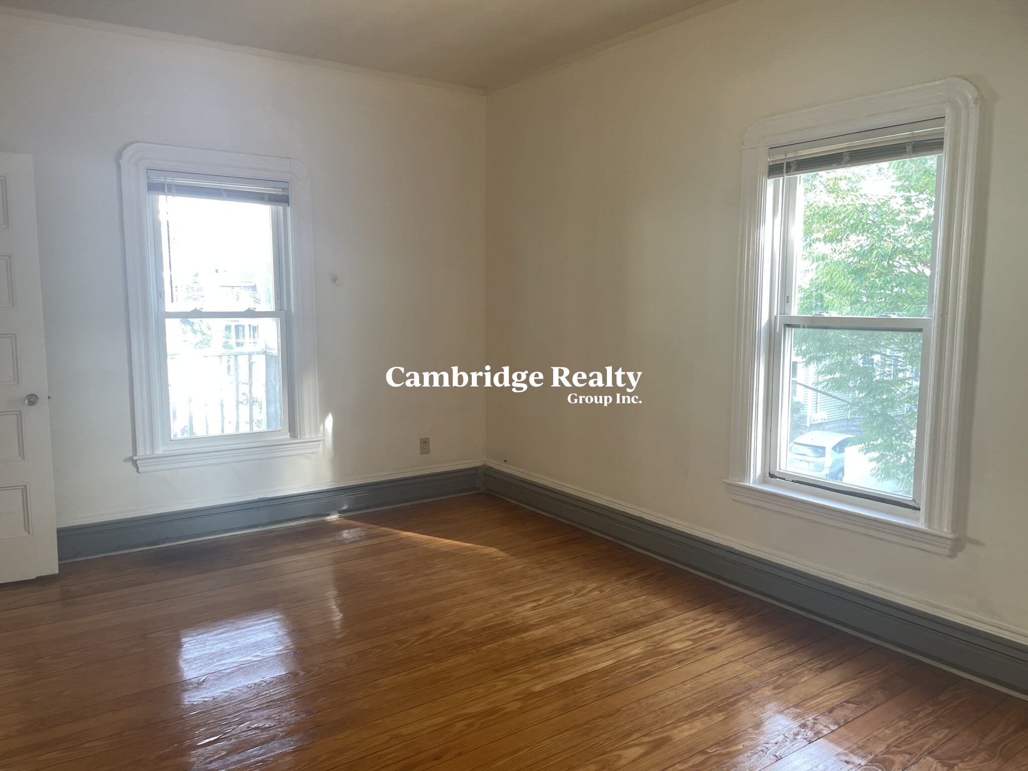 147 Willow Ave, Davis Square