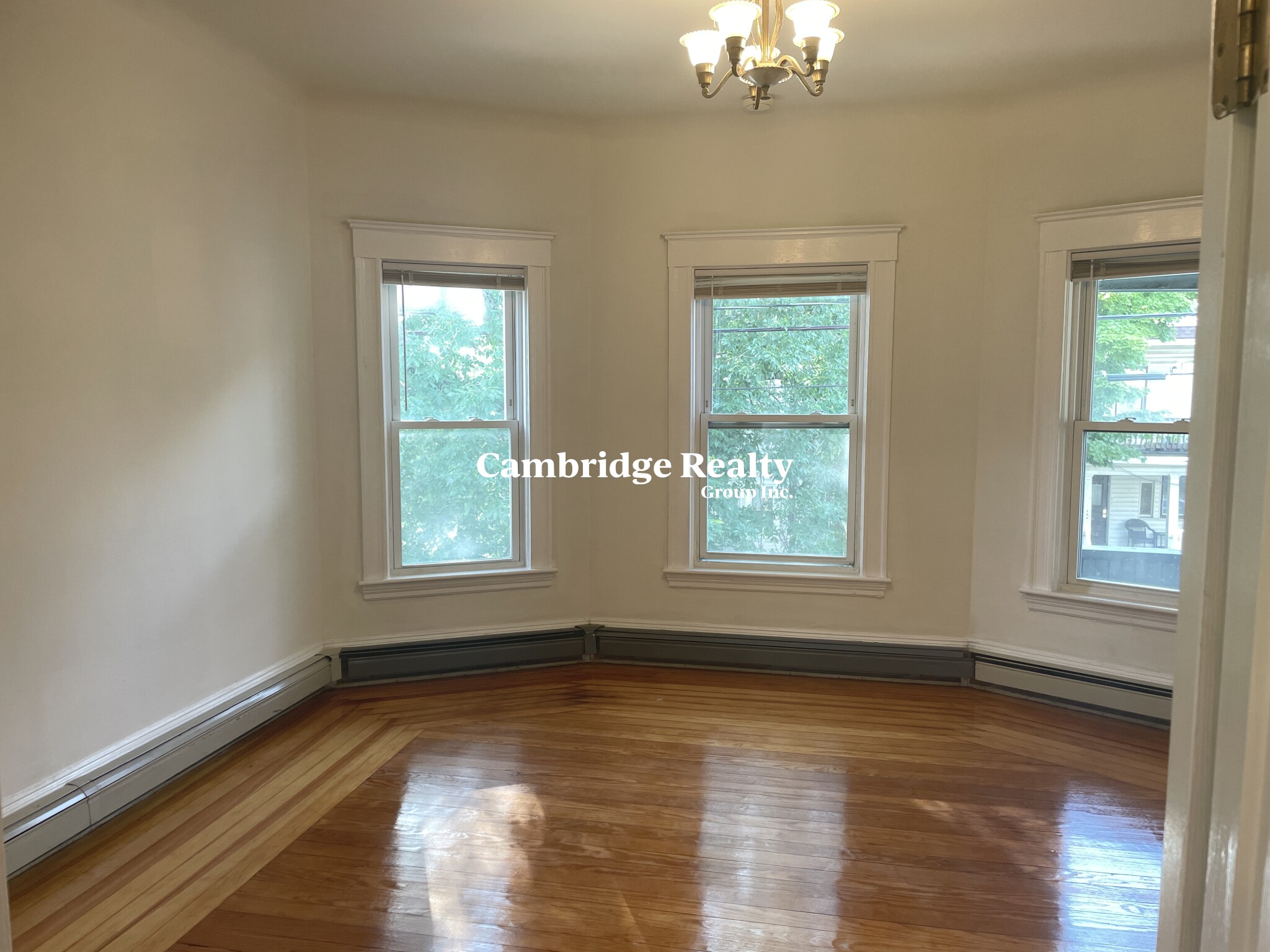 147 Willow Ave, Davis Square