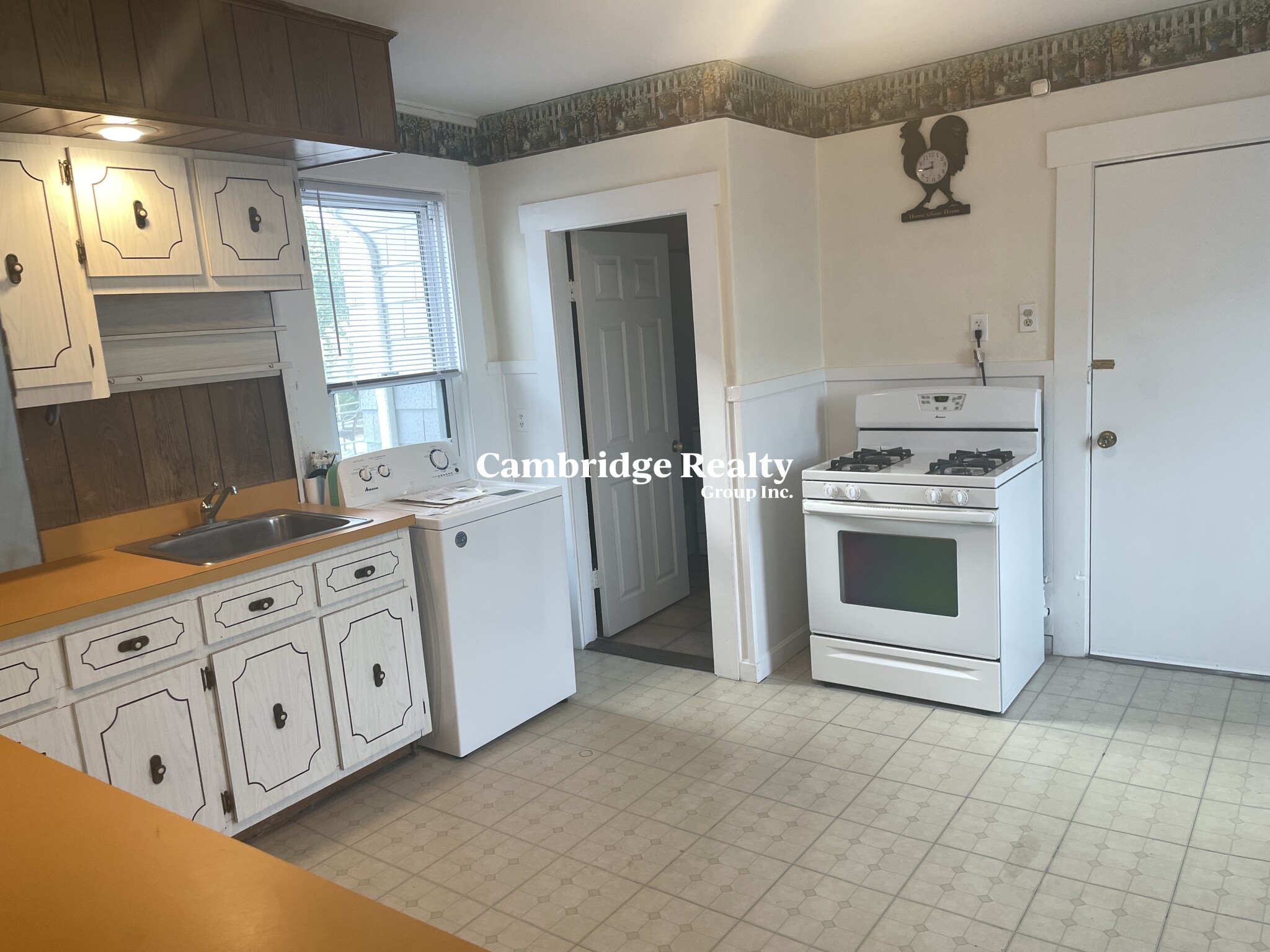 543 Broadway, Magoun Square