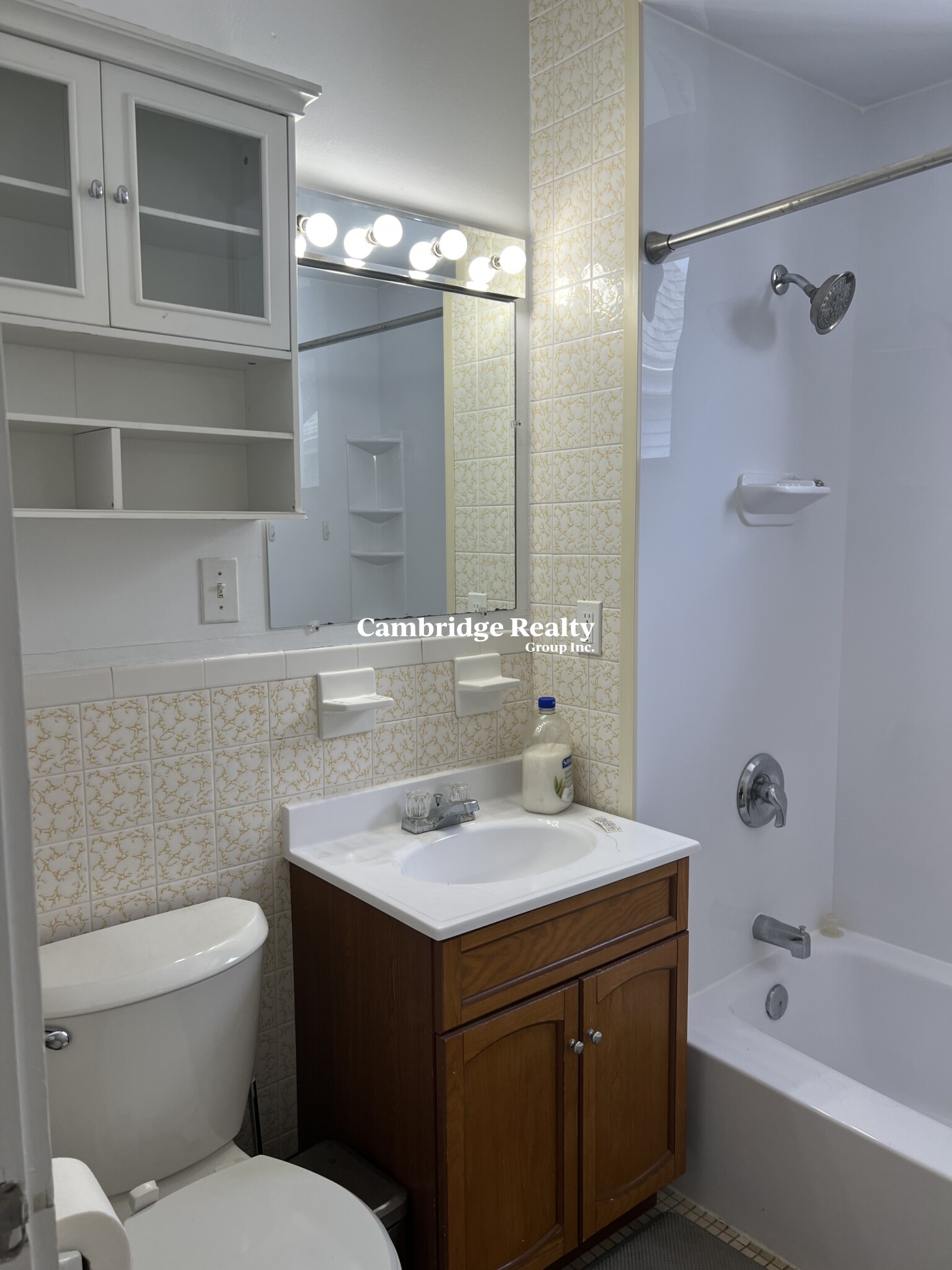 16 Edward Sullivan Rd, West Cambridge