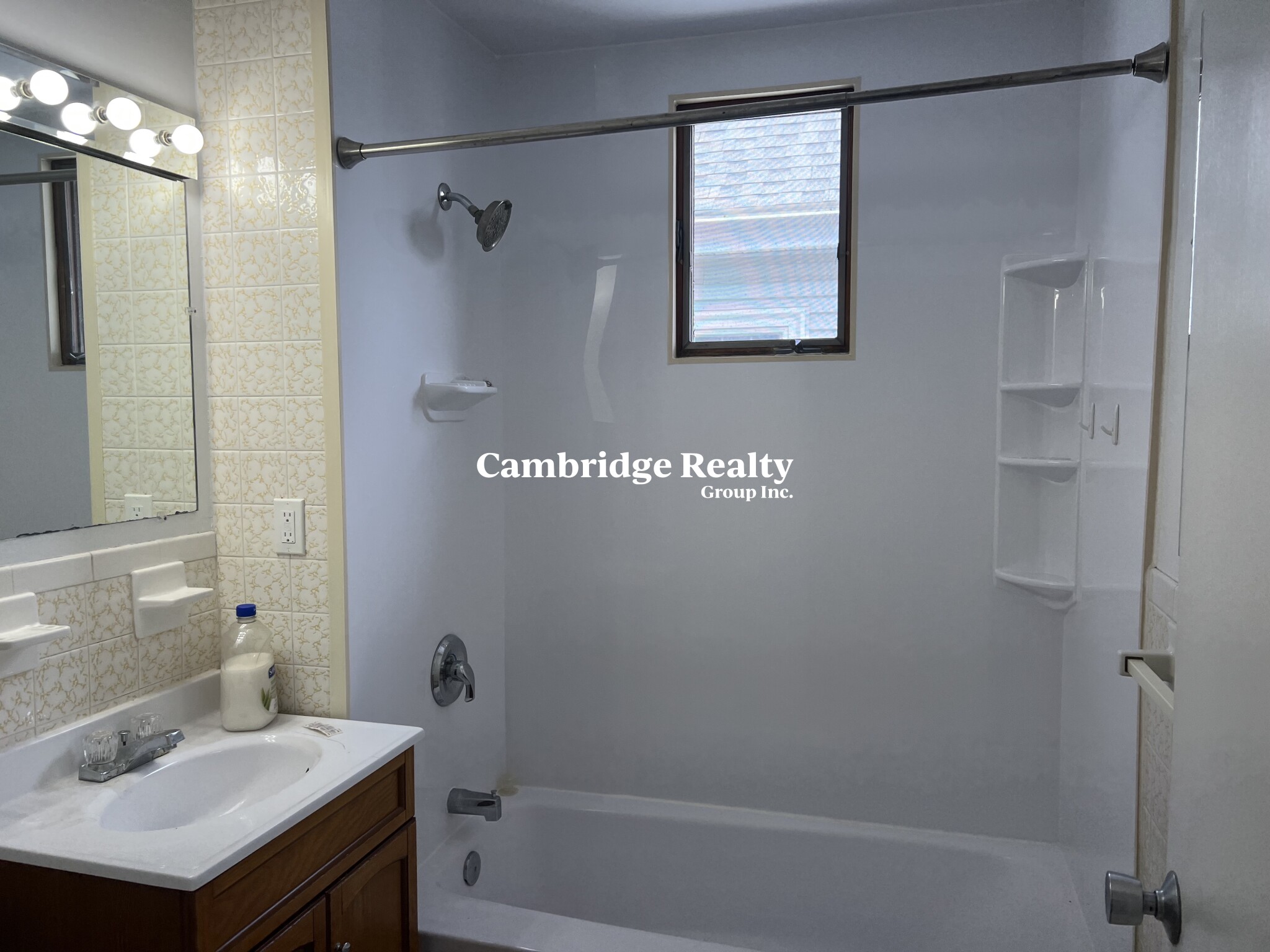 16 Edward Sullivan Rd, West Cambridge