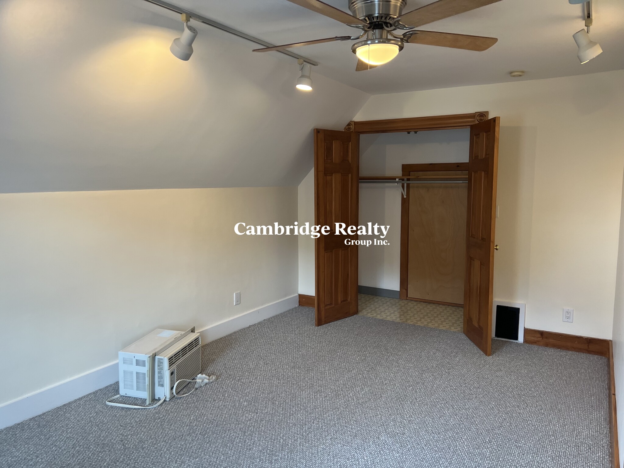 16 Edward Sullivan Rd, West Cambridge