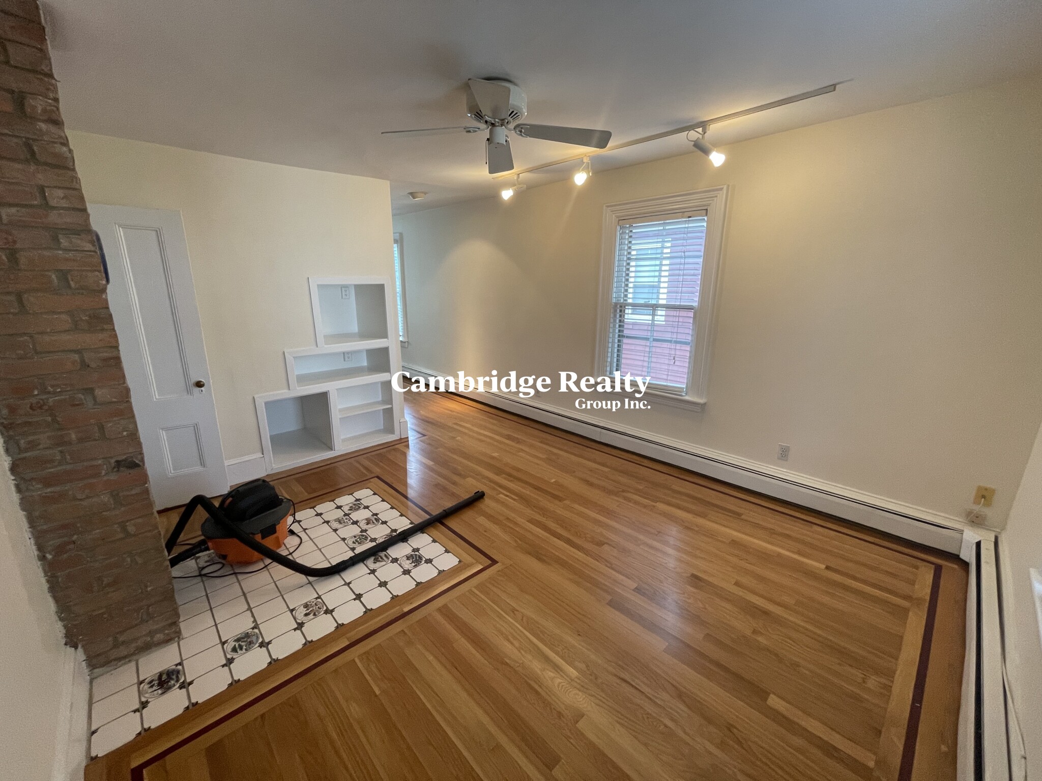 2 Walker Ct, Cambridgeport