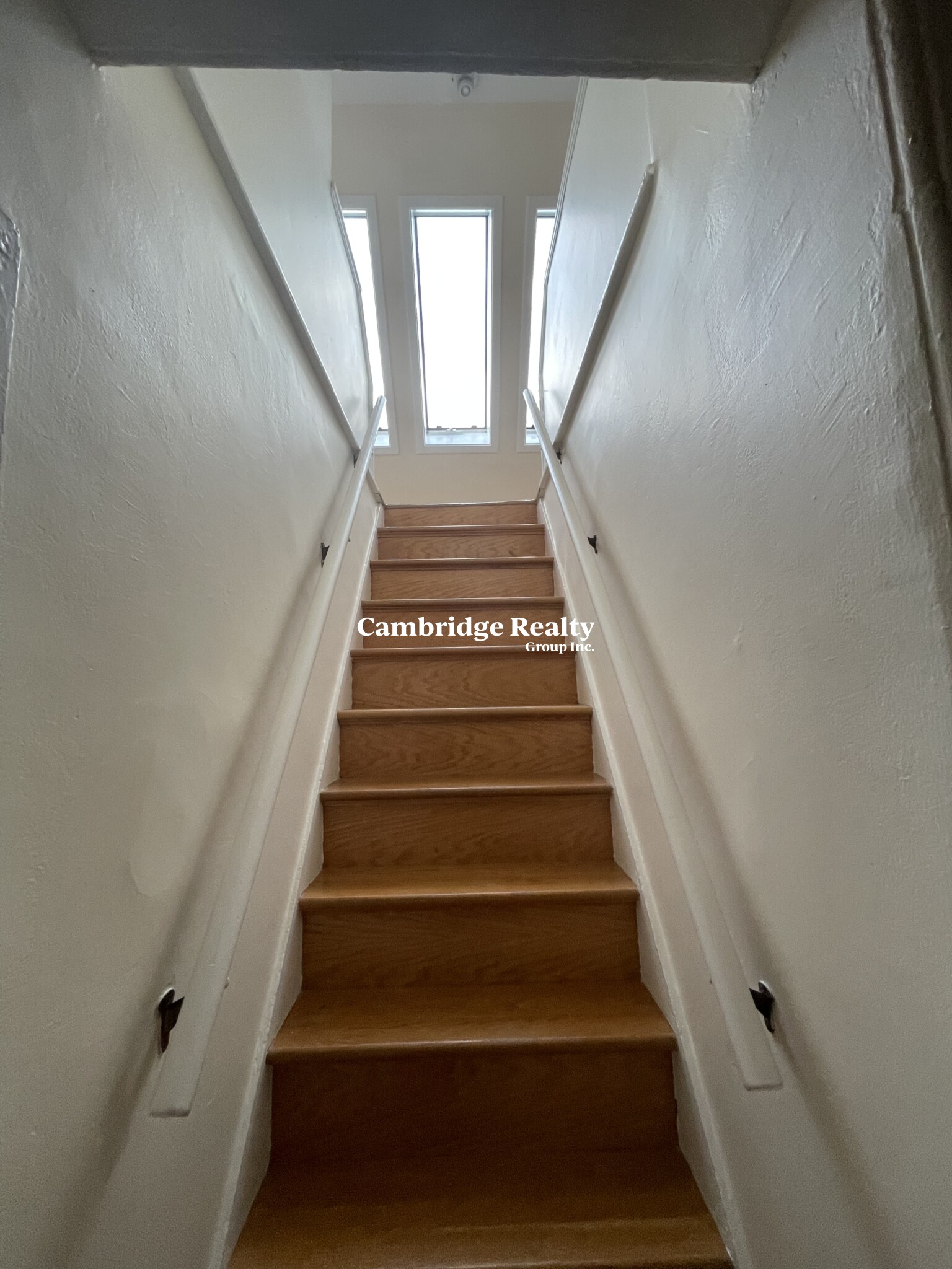 2 Walker Ct, Cambridgeport