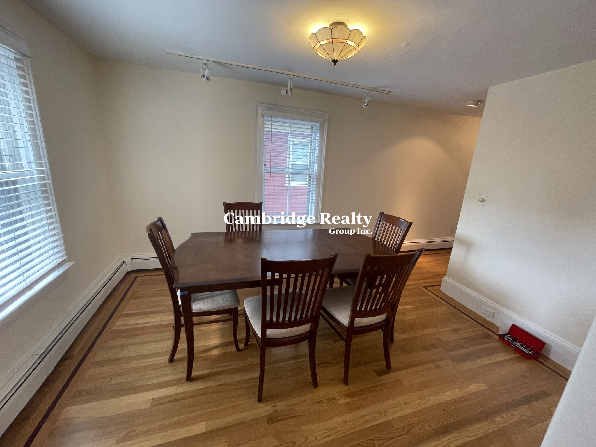2 Walker Ct, Cambridgeport