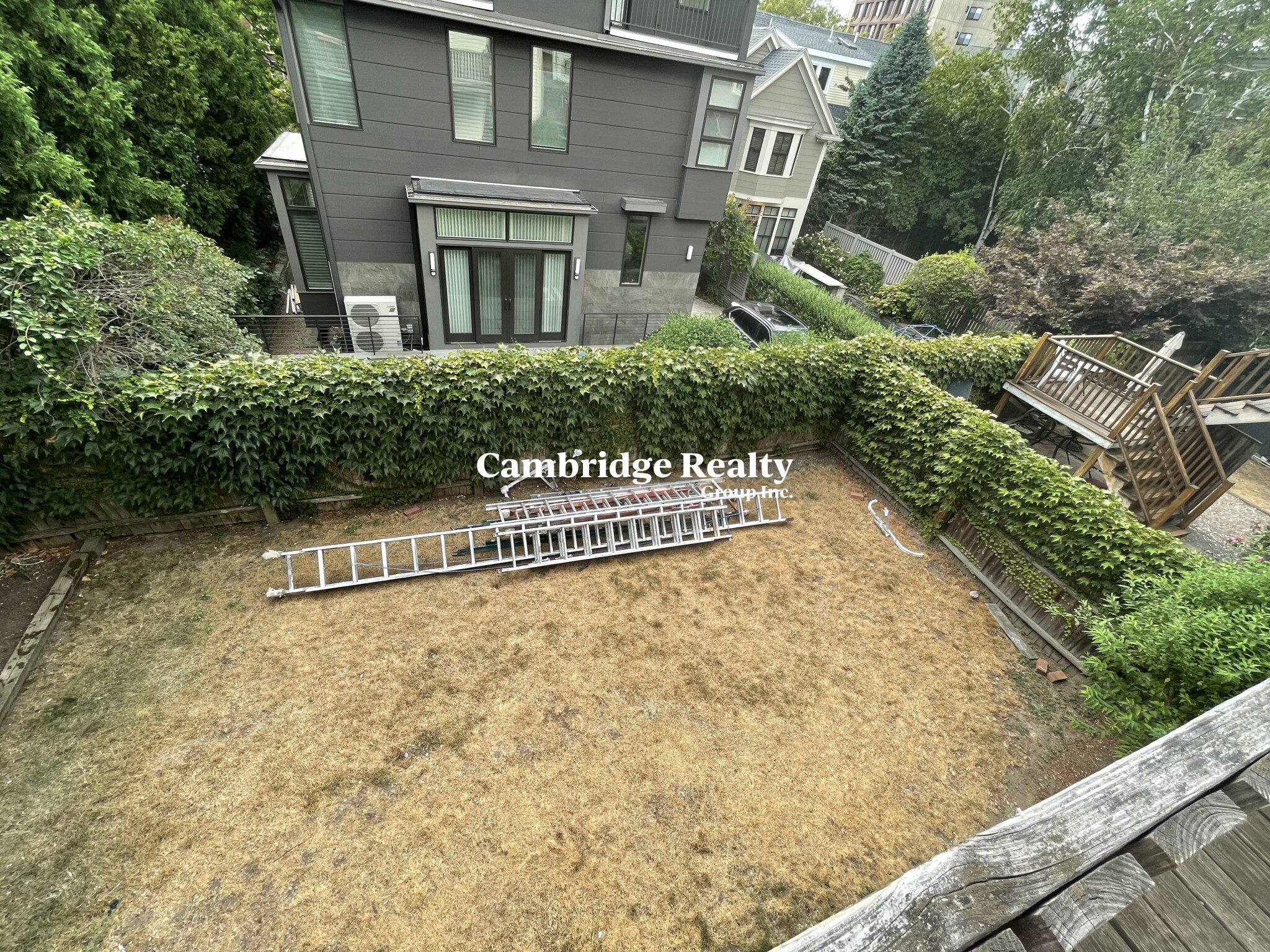 2 Walker Ct, Cambridgeport