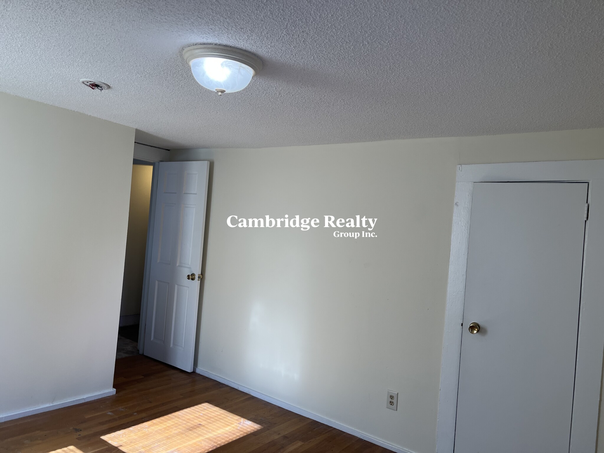 4 Park St, Arlington