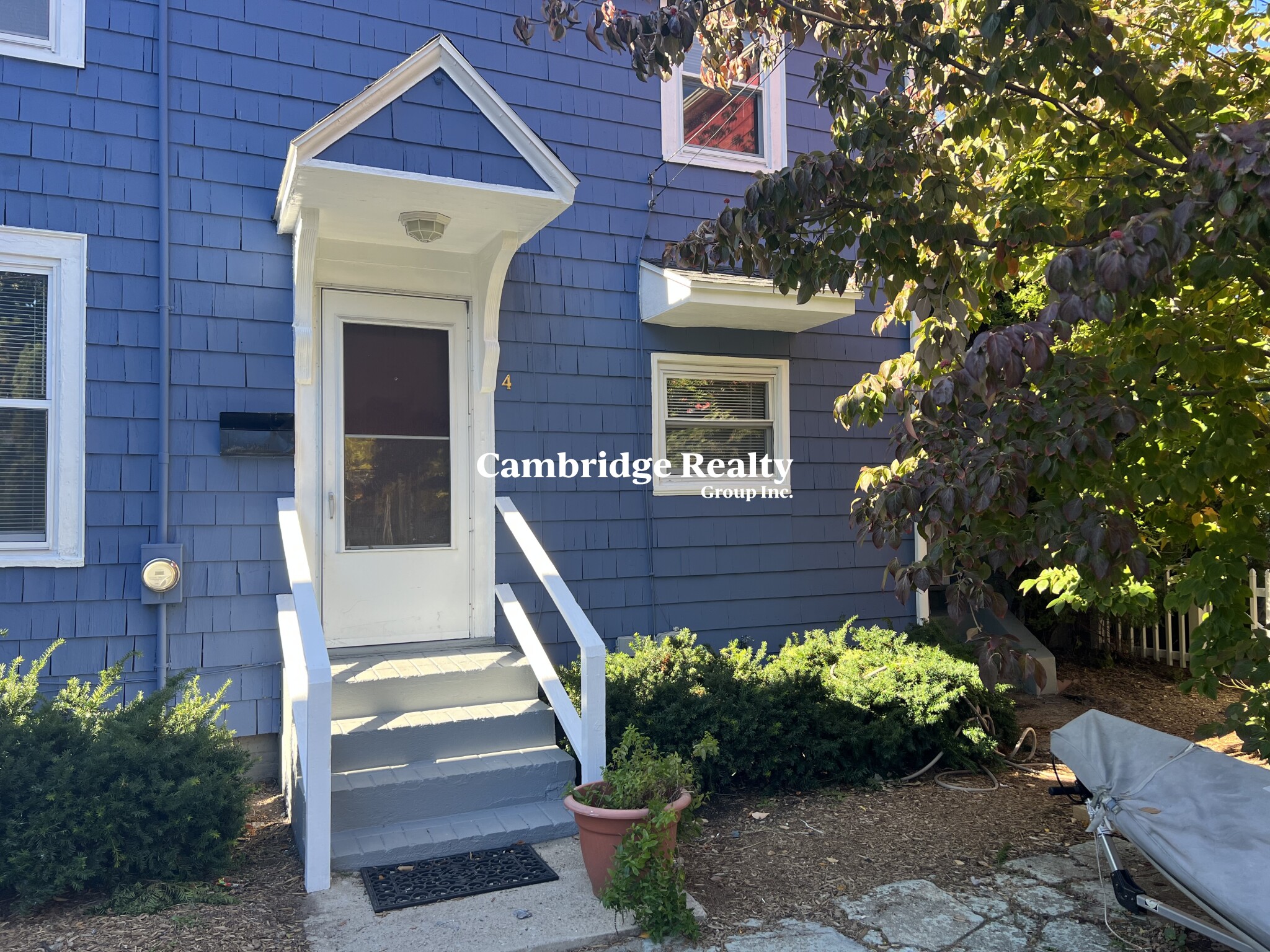 4 Park St, Arlington