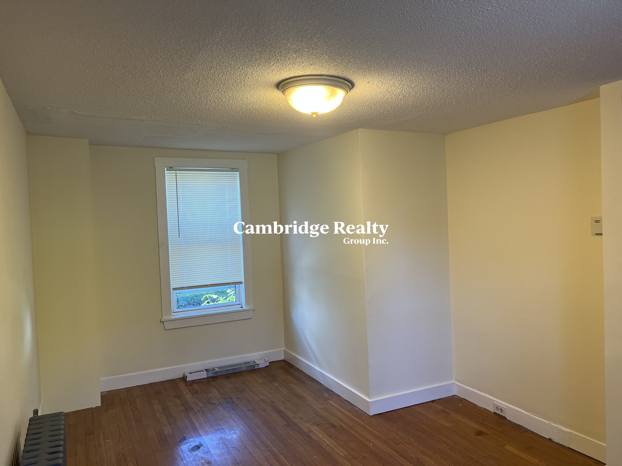 4 Park St, Arlington