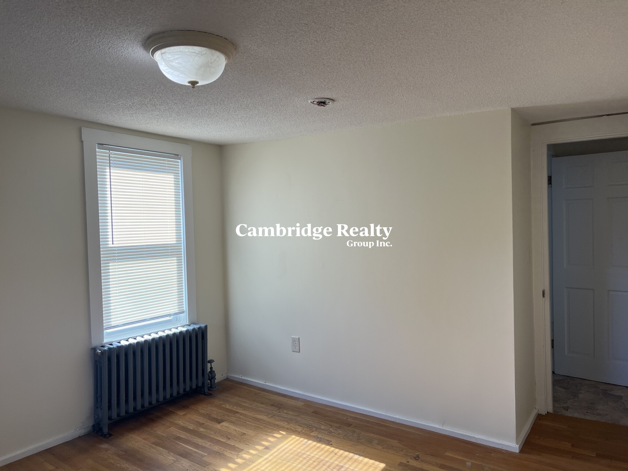 4 Park St, Arlington