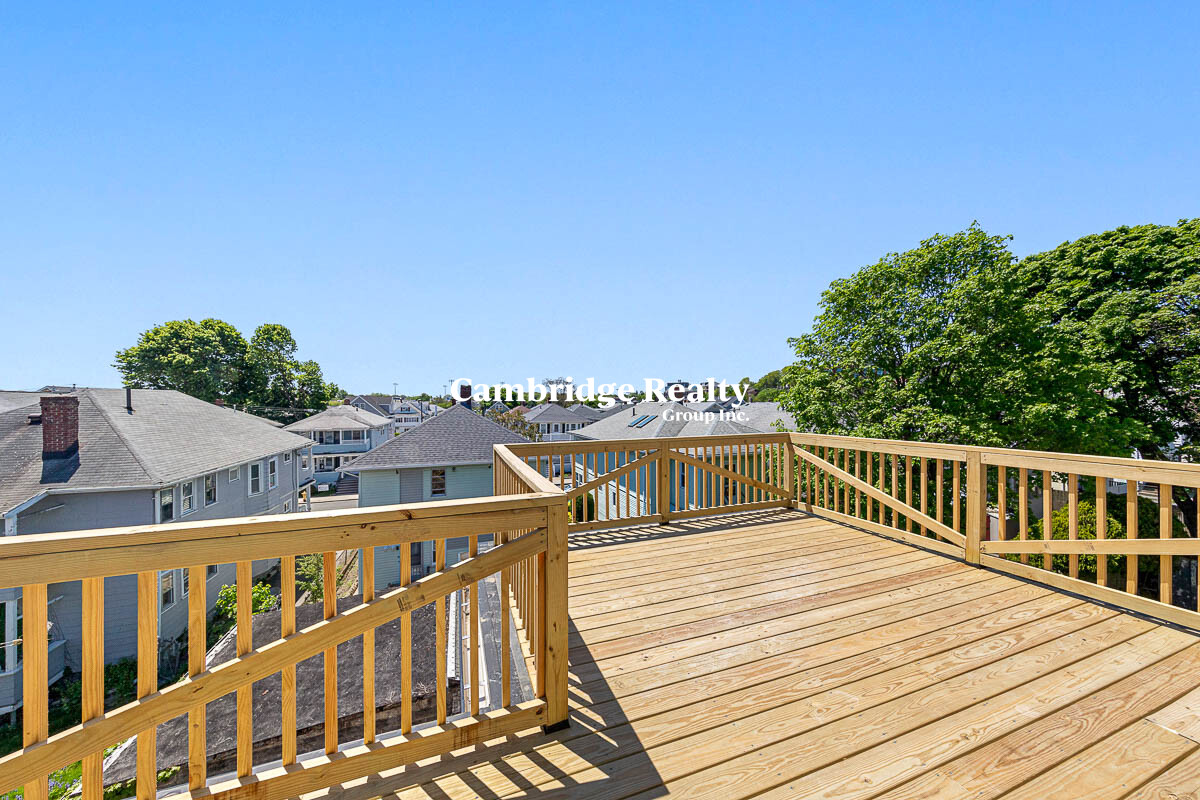 62 Bradbury Ave, Medford