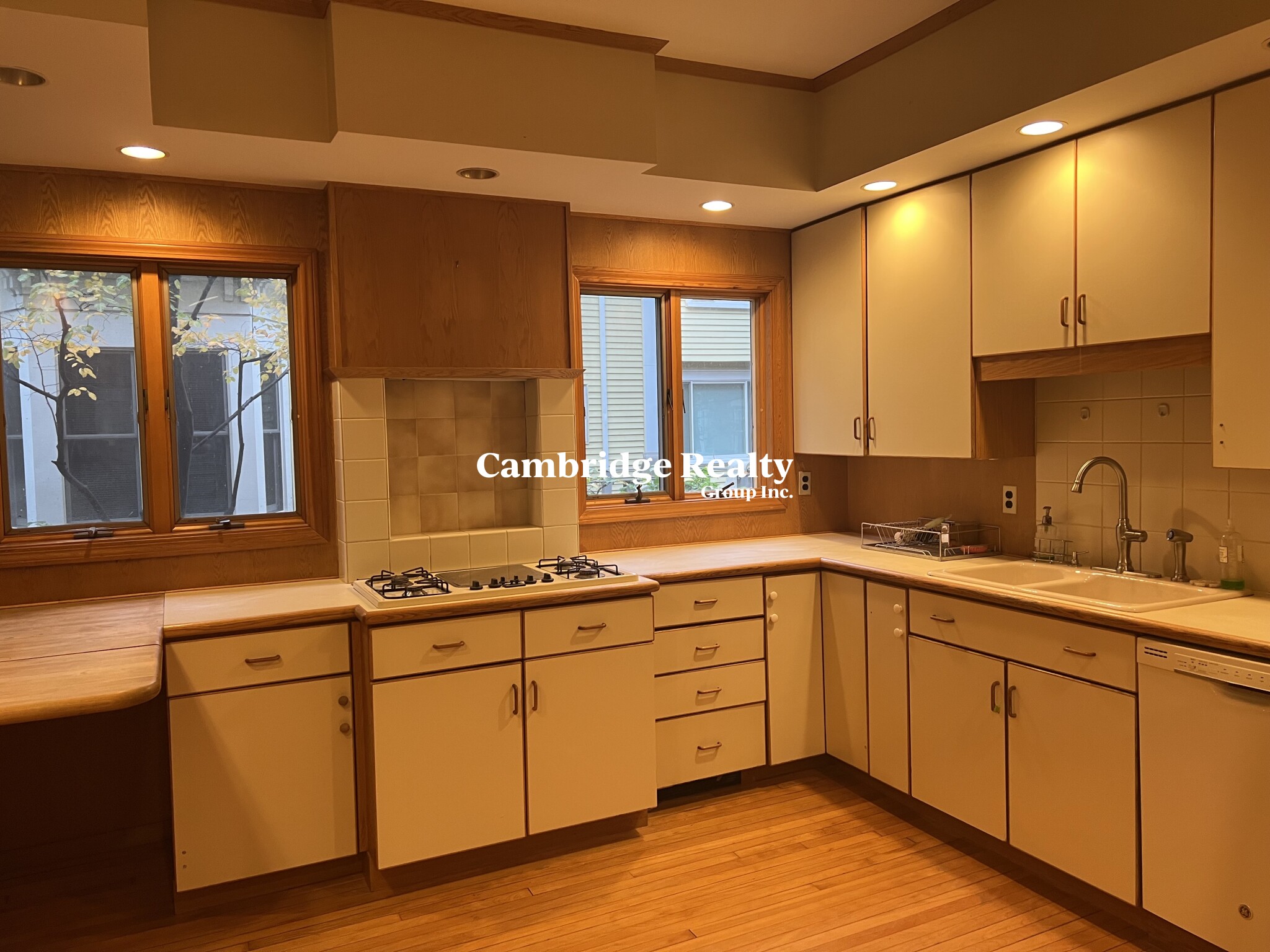 12 Sumner Rd, Mid-Cambridge