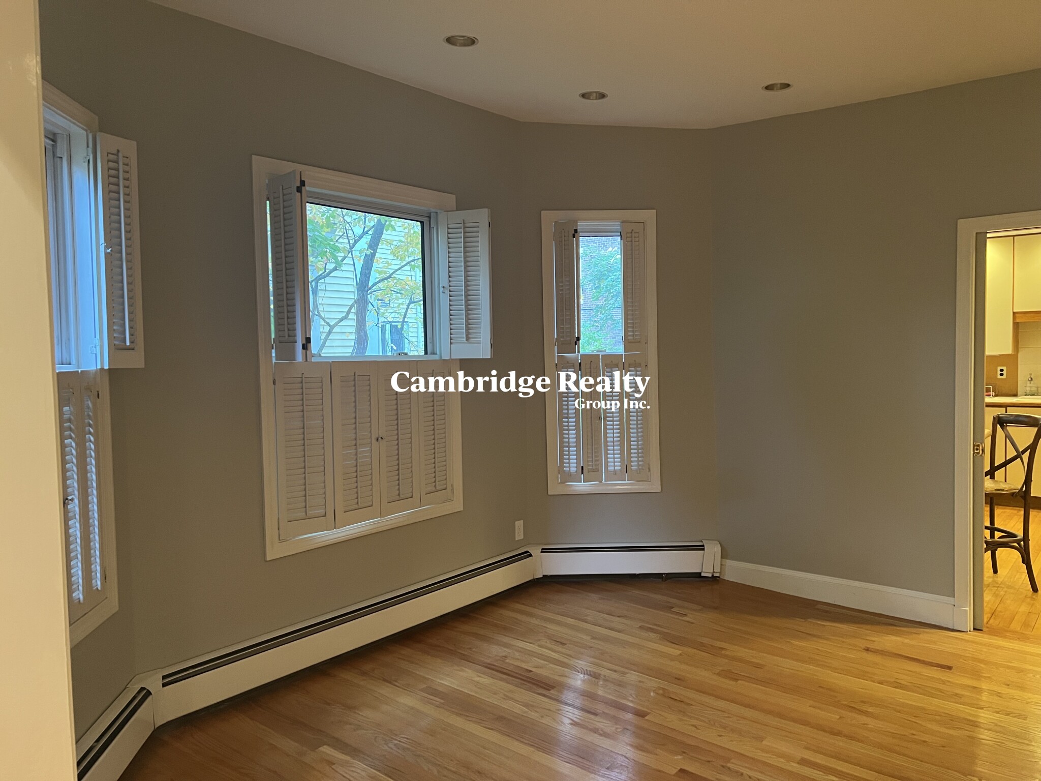 12 Sumner Rd, Mid-Cambridge