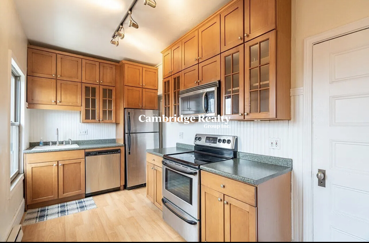 857 Beacon St, Fenway