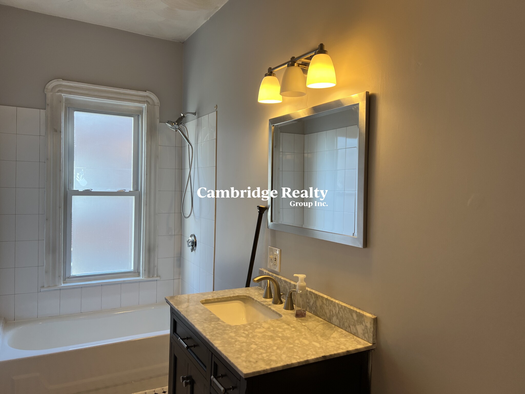 47 Pearl Ave, Winthrop