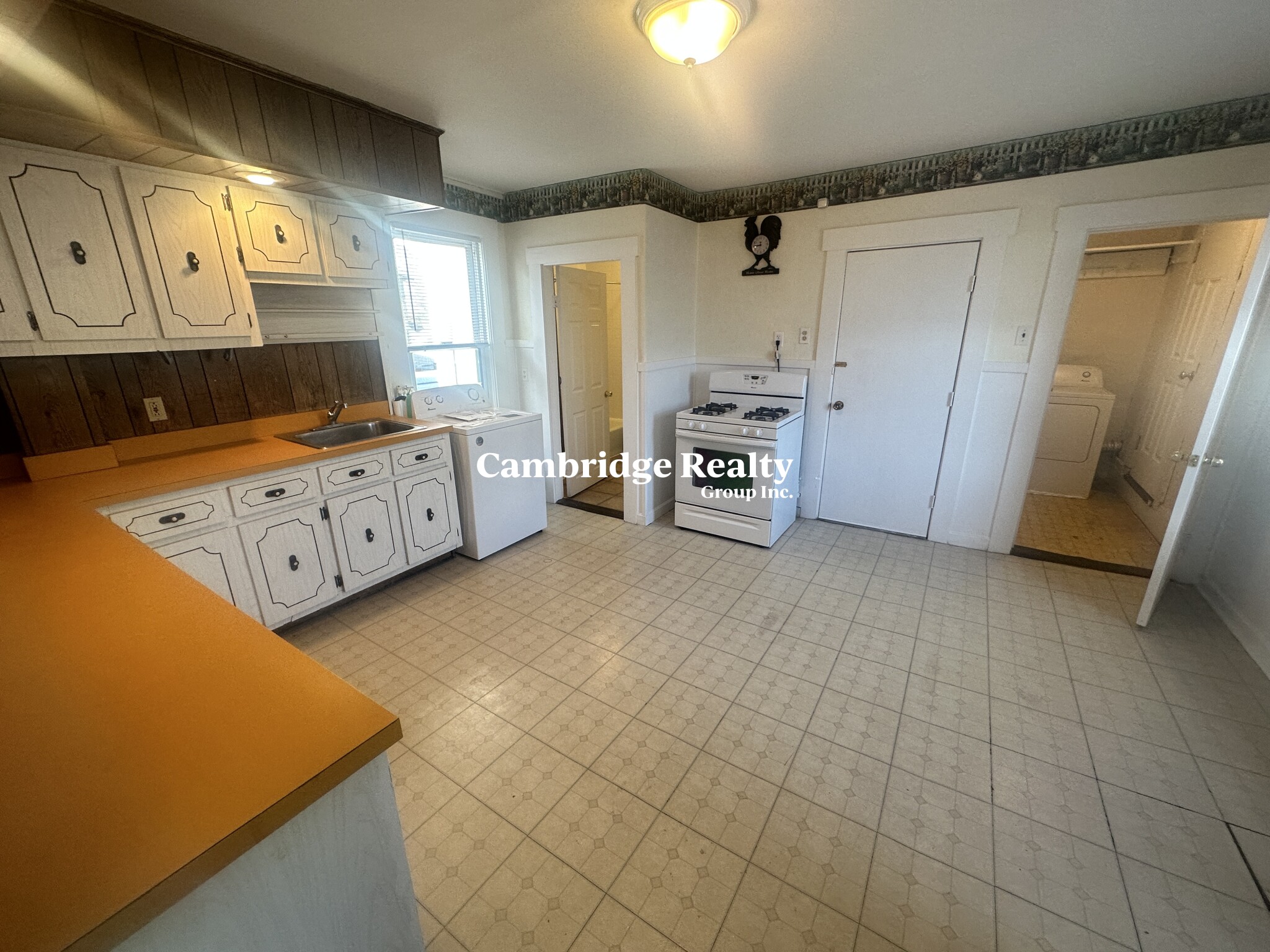 543 Broadway, Magoun Square