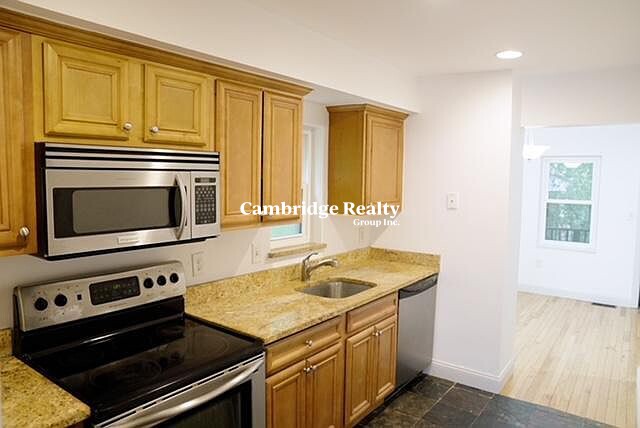 250 Dudley St, Roxbury