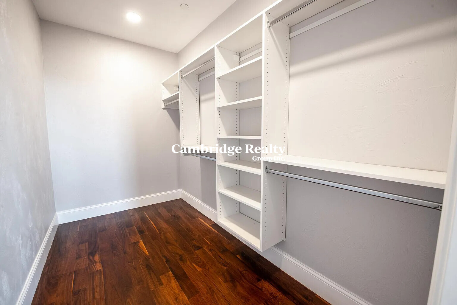 519 Broadway, Magoun Square