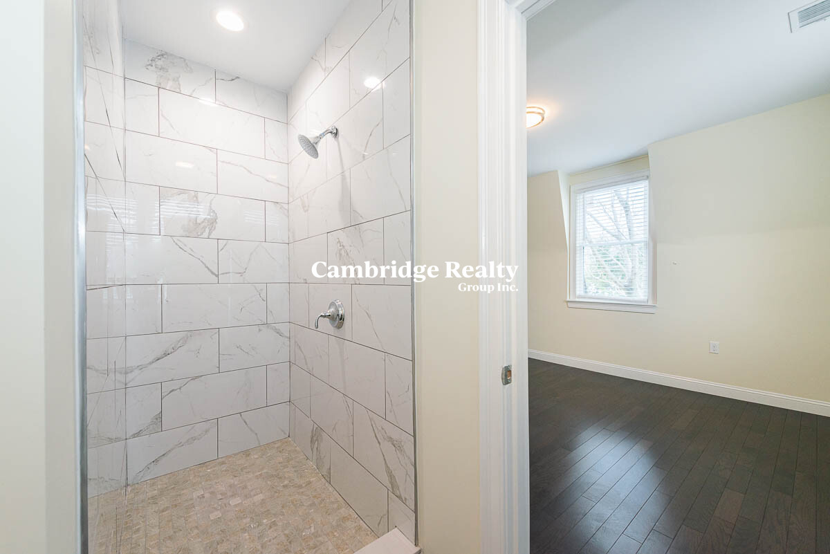 10 Marion St, Medford