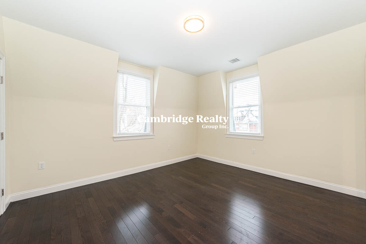 10 Marion St, Medford