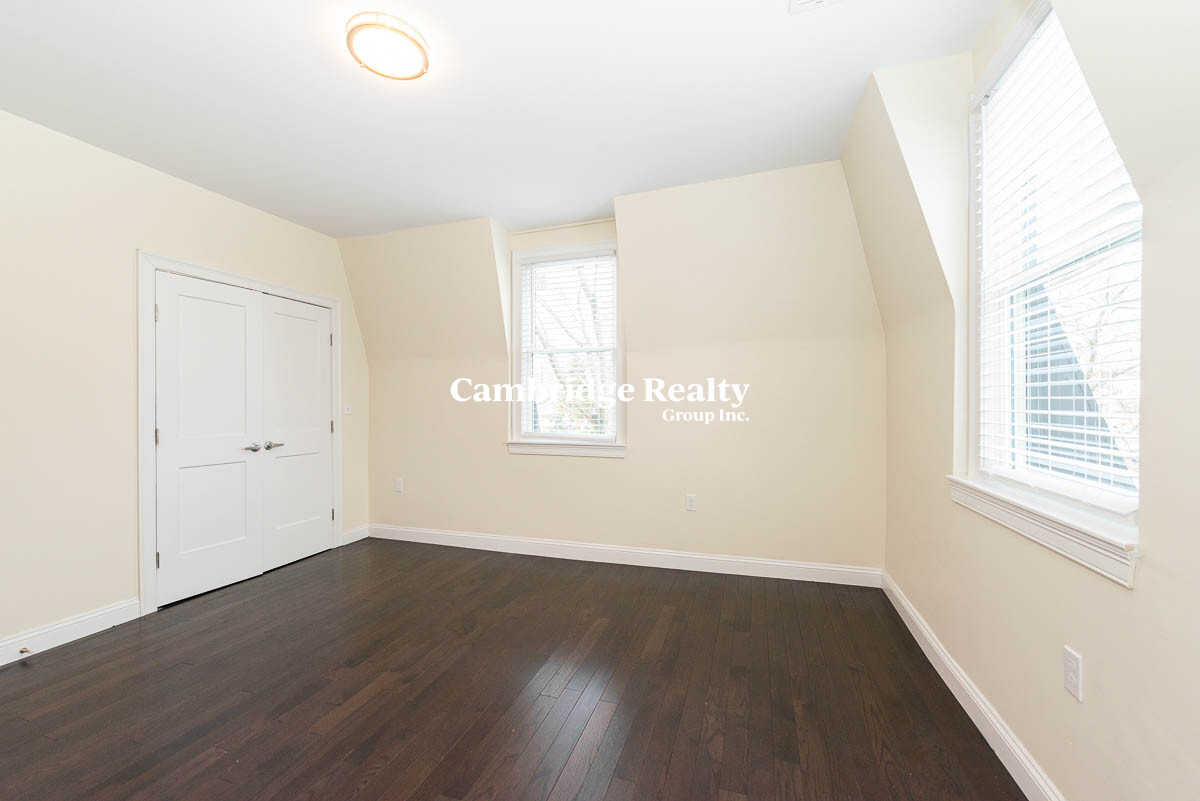 10 Marion St, Medford