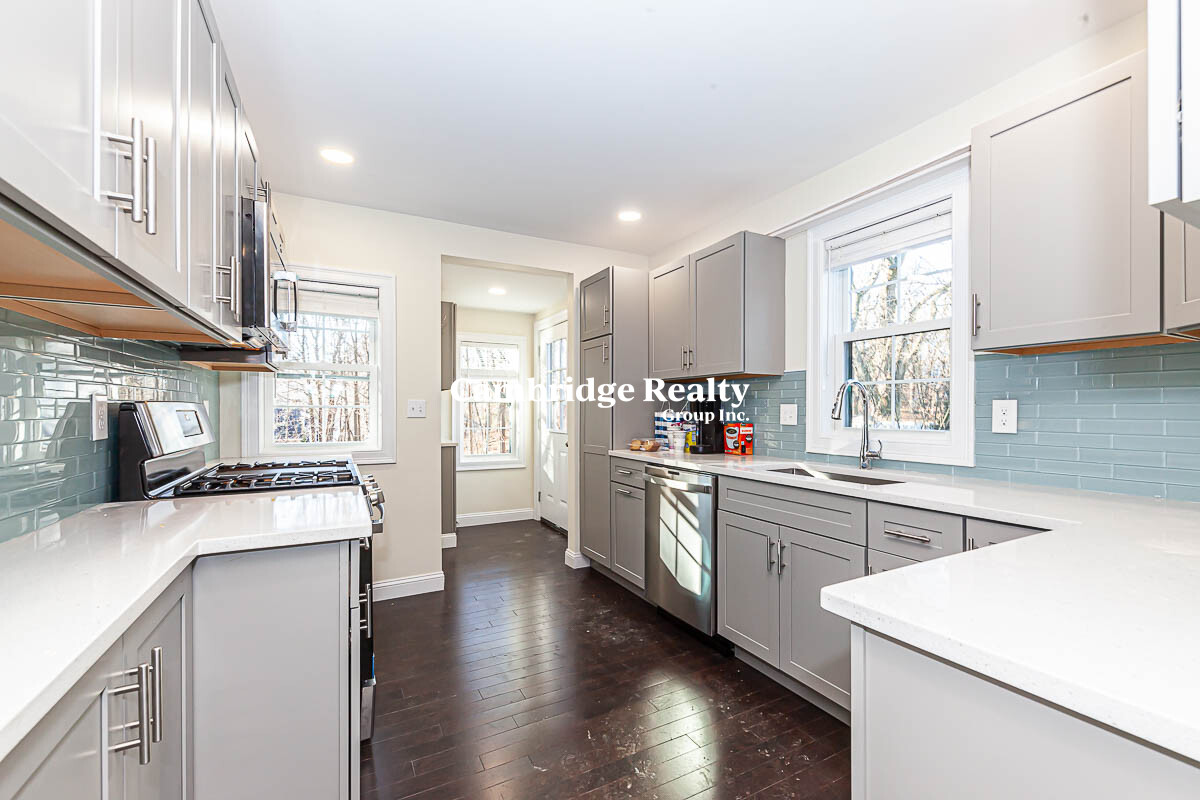 48 Caldwell Rd, Waltham