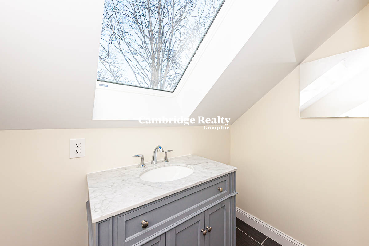 48 Caldwell Rd, Waltham