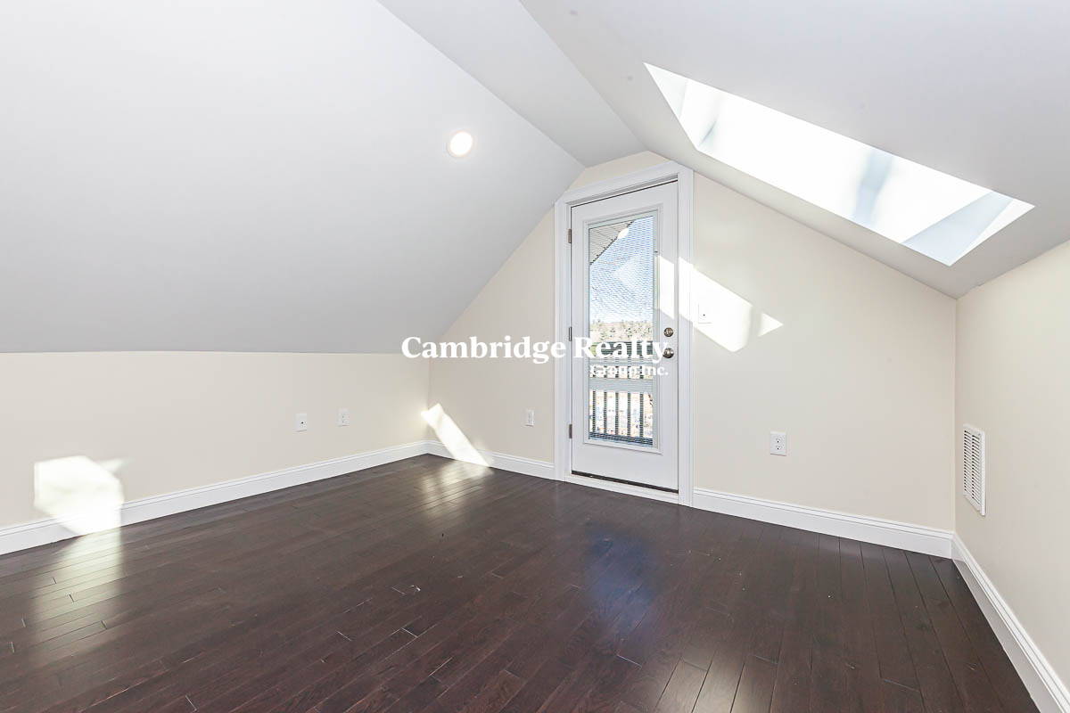 48 Caldwell Rd, Waltham