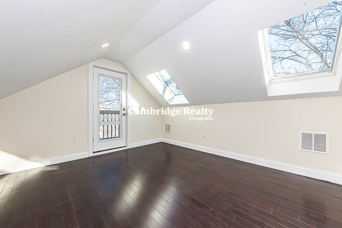 48 Caldwell Rd, Waltham