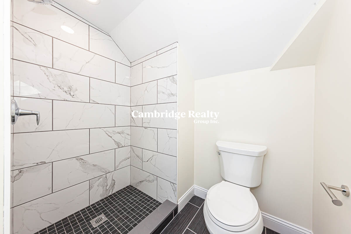 48 Caldwell Rd, Waltham