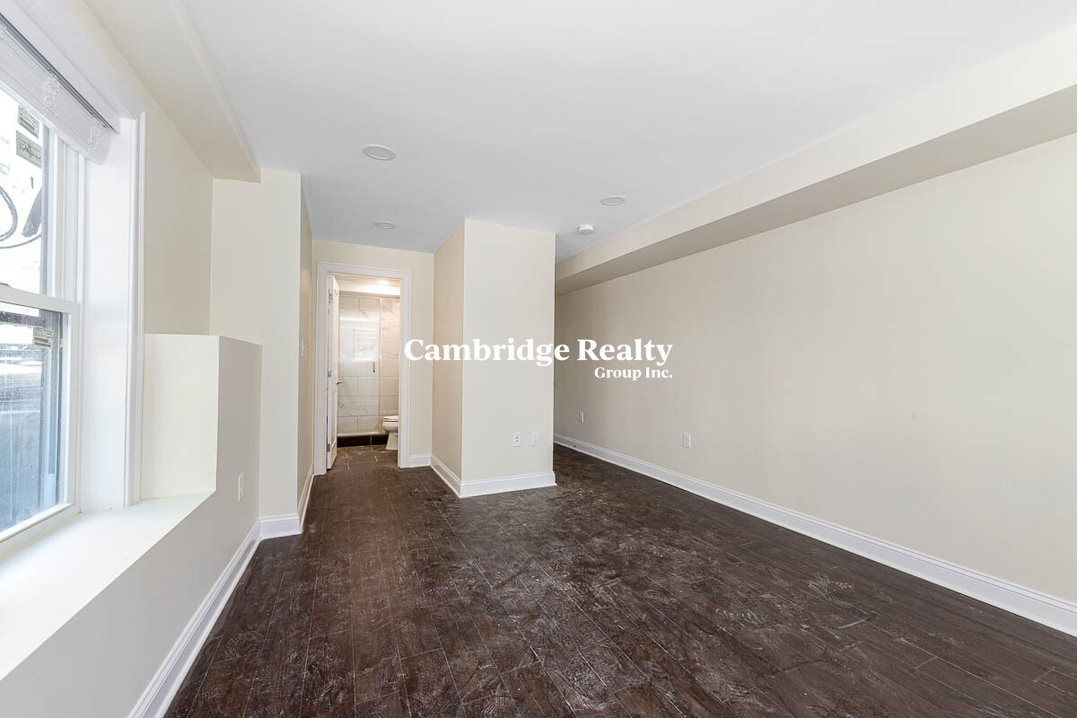 70 Stanley Ave, Medford
