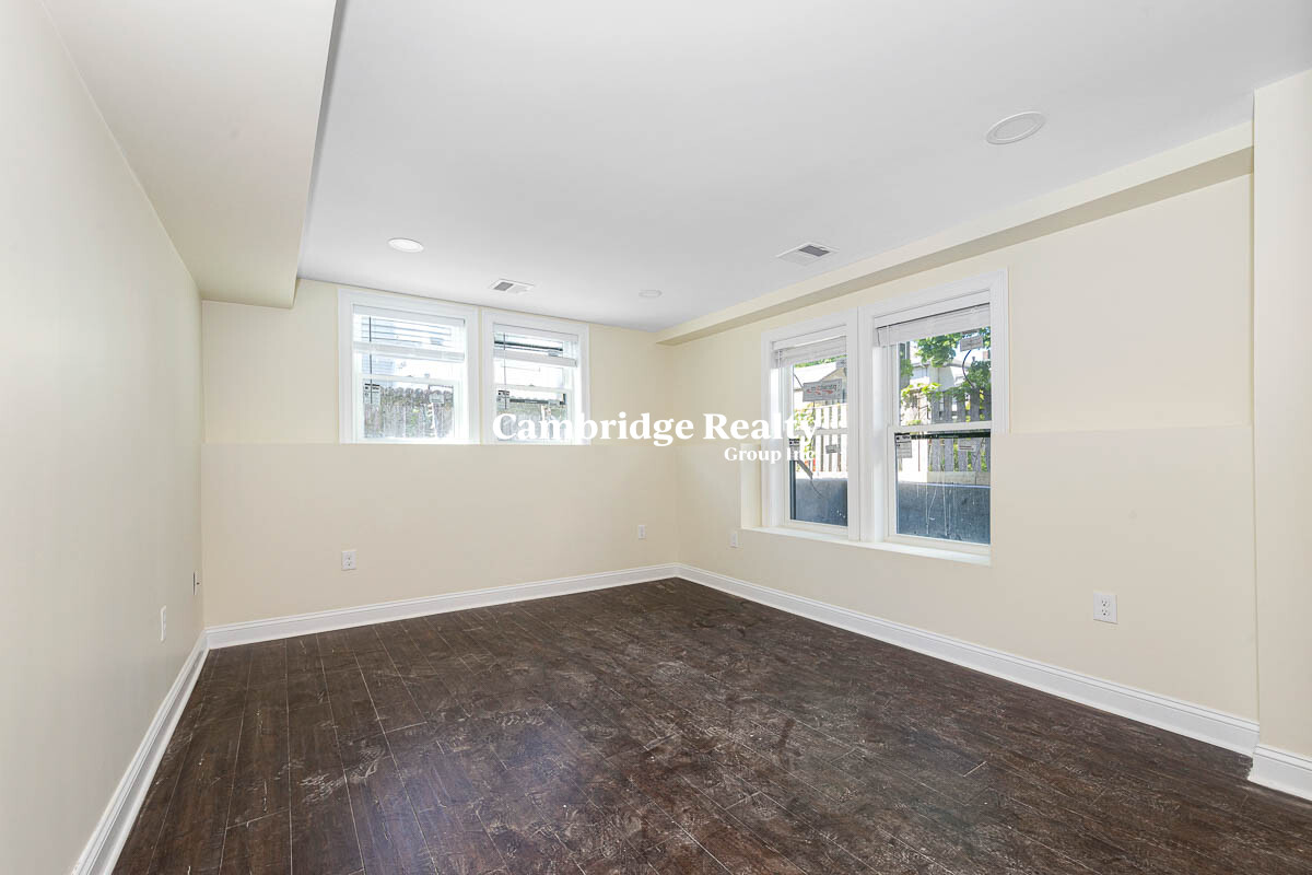 70 Stanley Ave, Medford