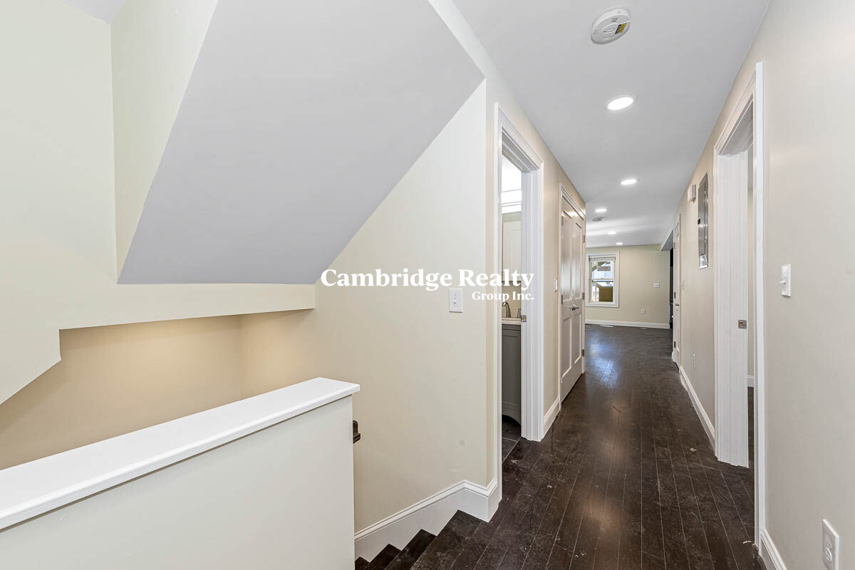 70 Stanley Ave, Medford
