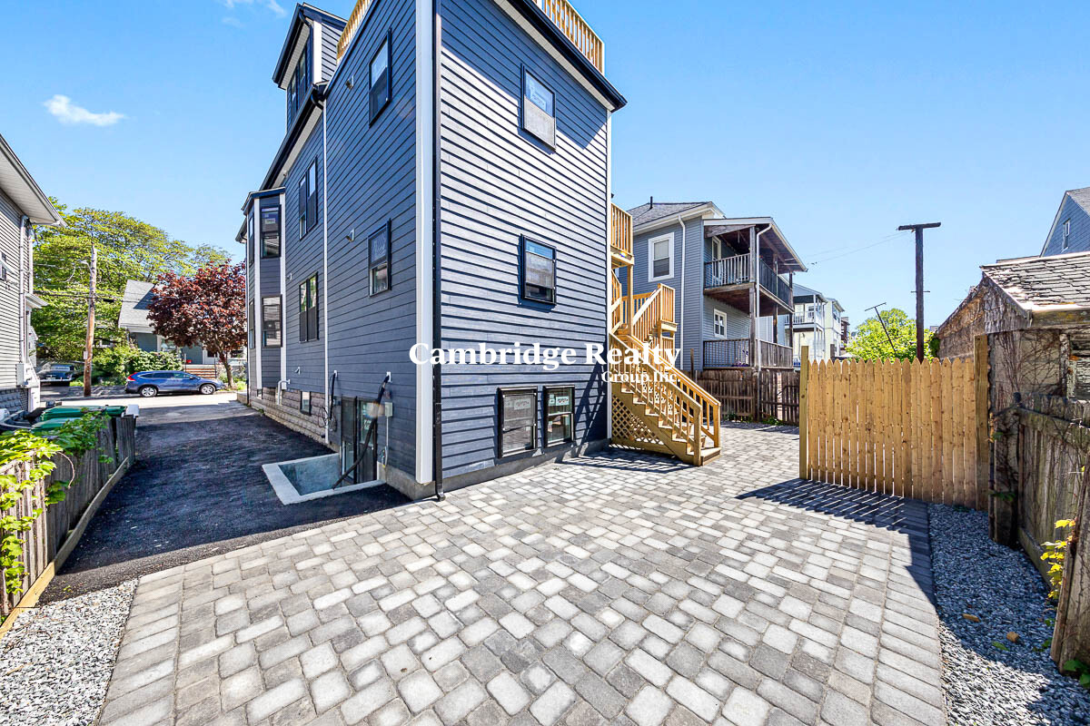 70 Stanley Ave, Medford