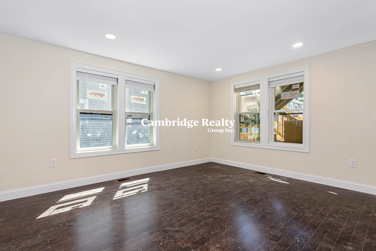 70 Stanley Ave, Medford