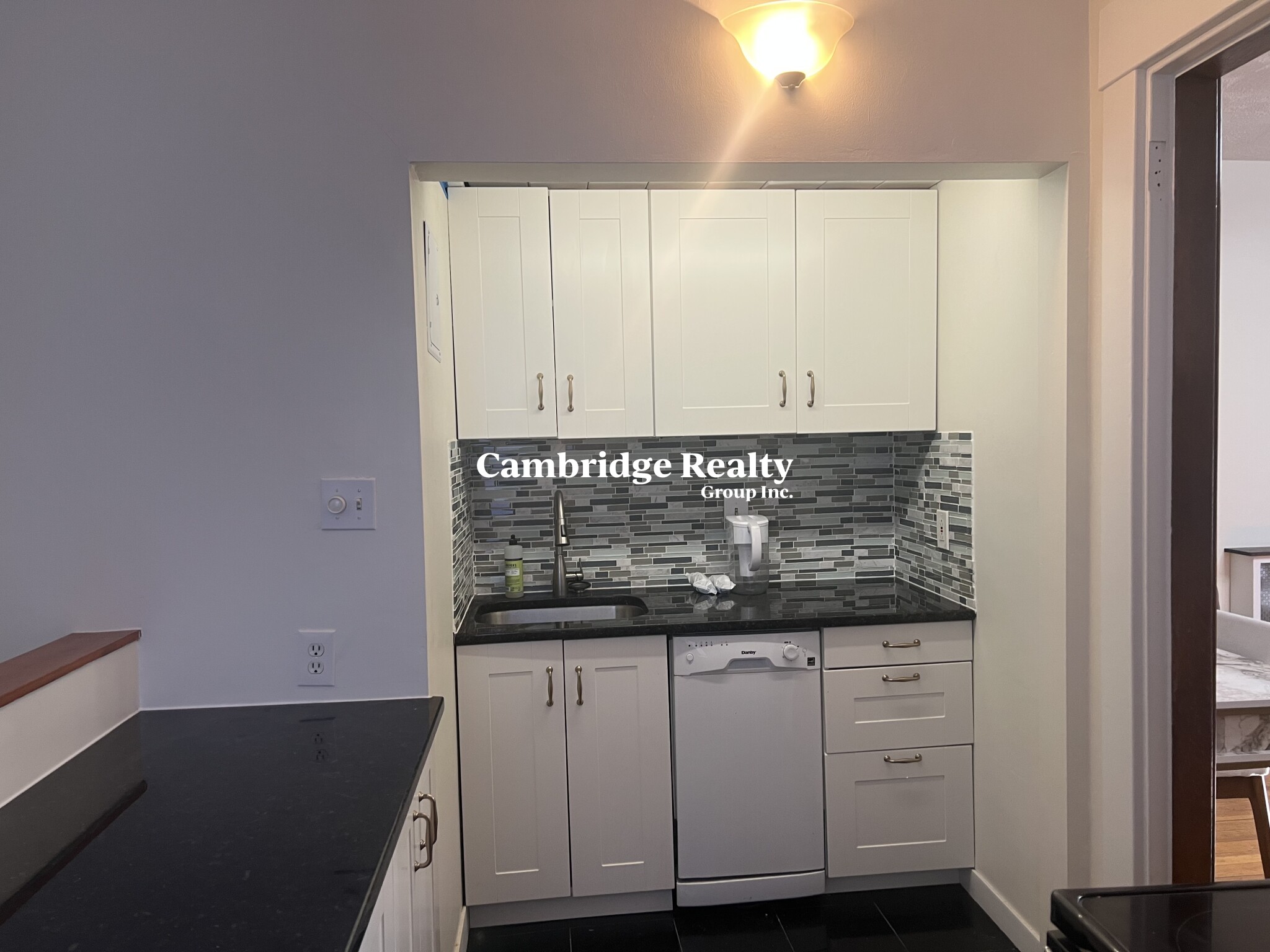 1137 Massachusetts Ave, Harvard Square