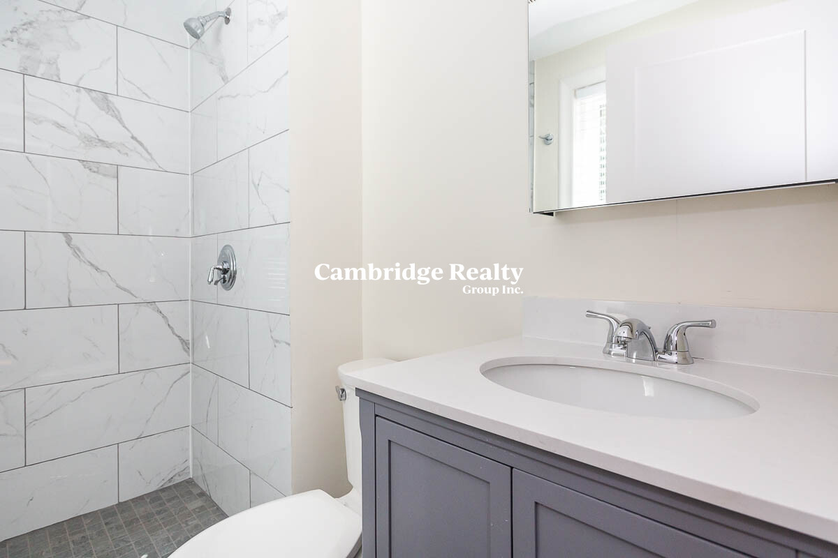 75 Rock Glen Rd, Medford