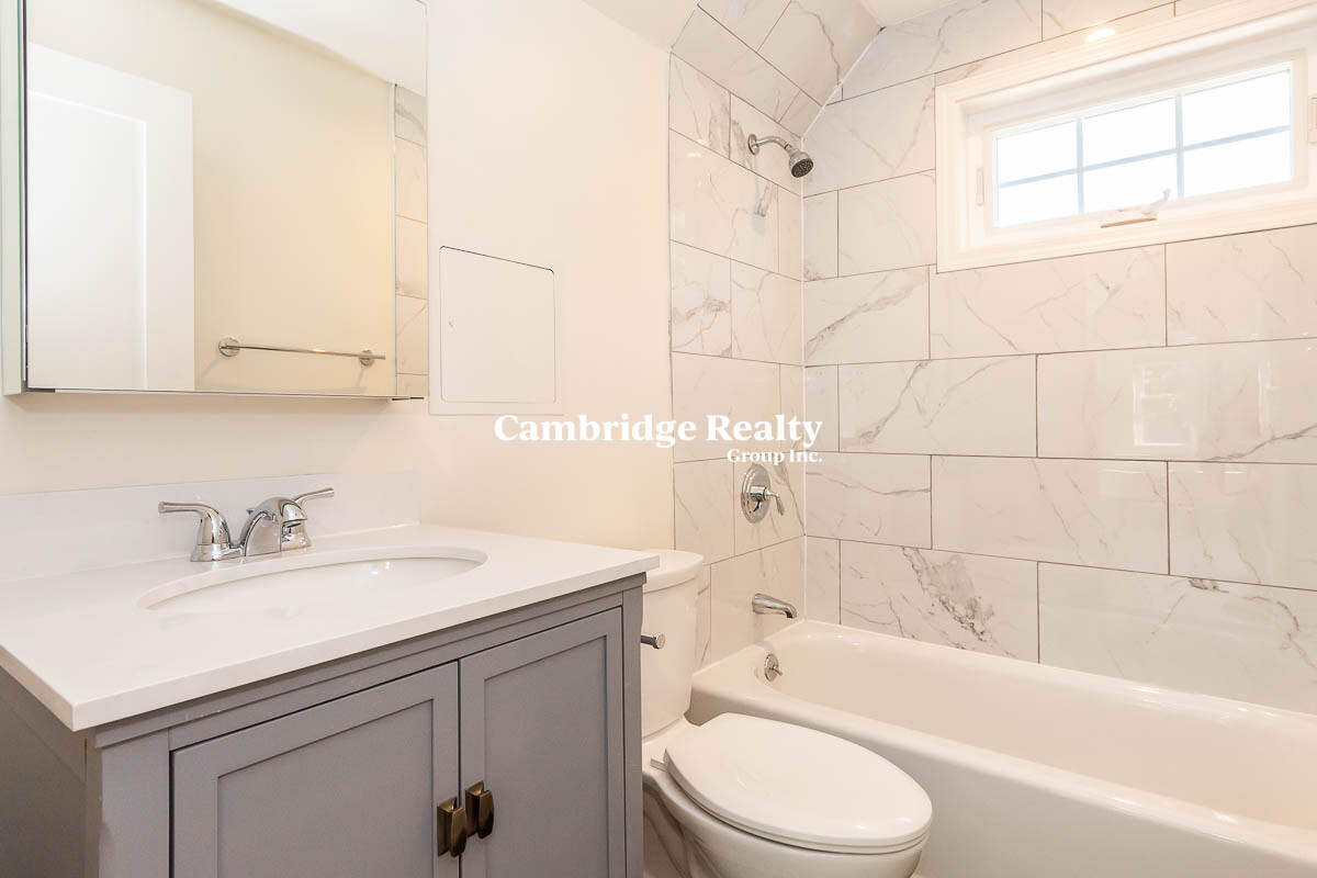 75 Rock Glen Rd, Medford