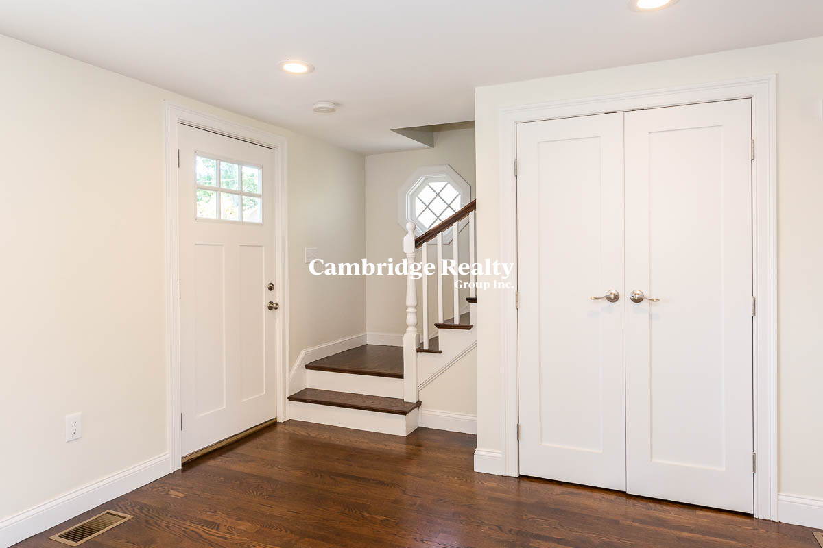 75 Rock Glen Rd, Medford