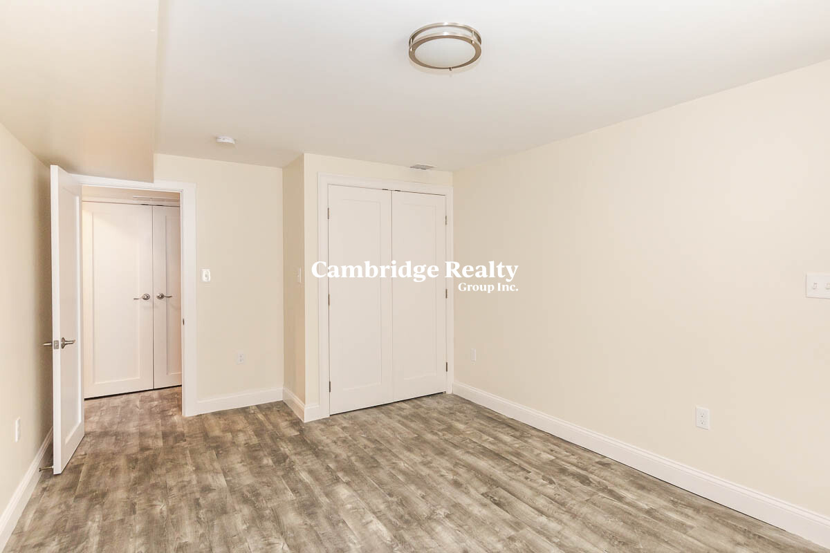 75 Rock Glen Rd, Medford