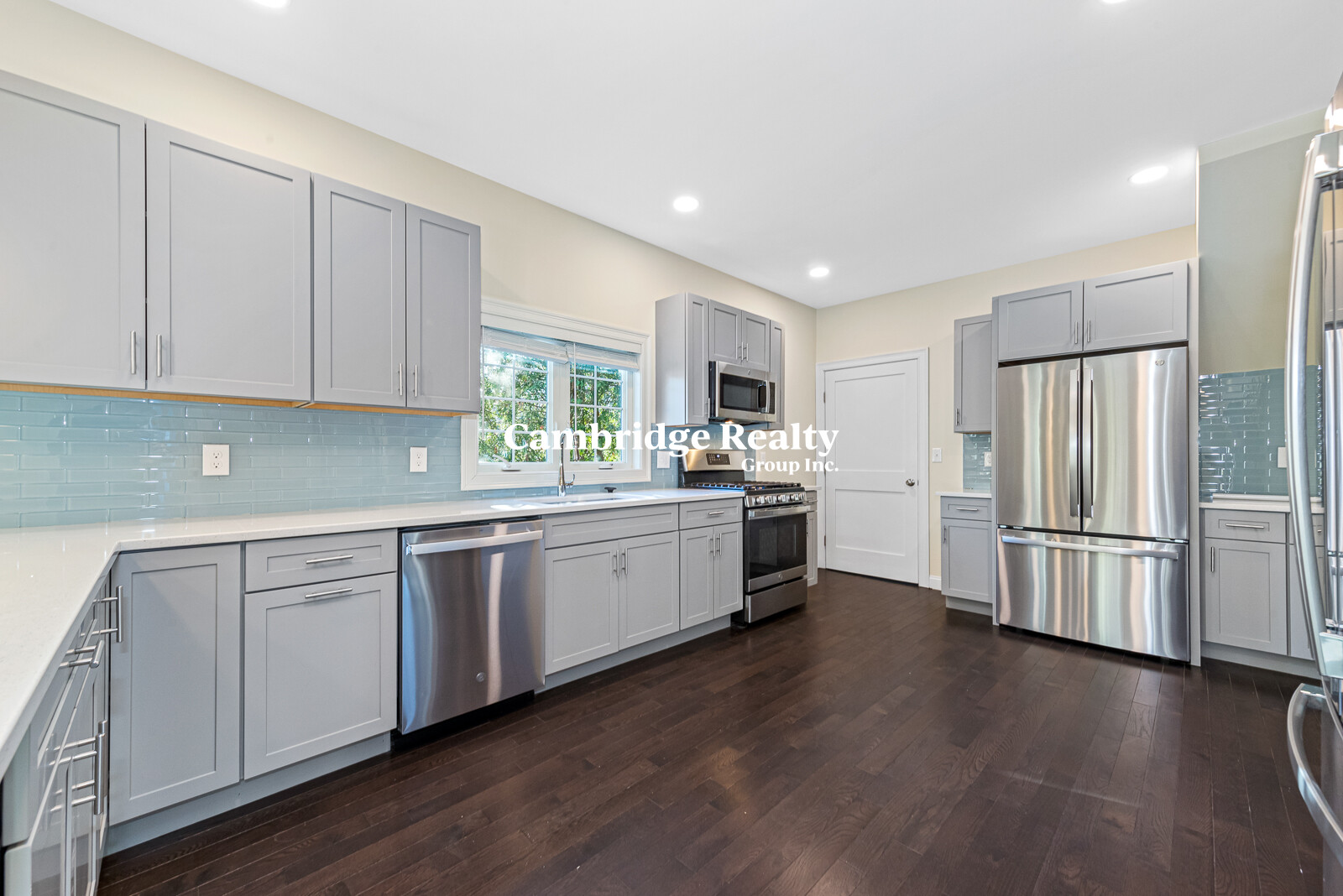 62 Bradbury Ave, Medford