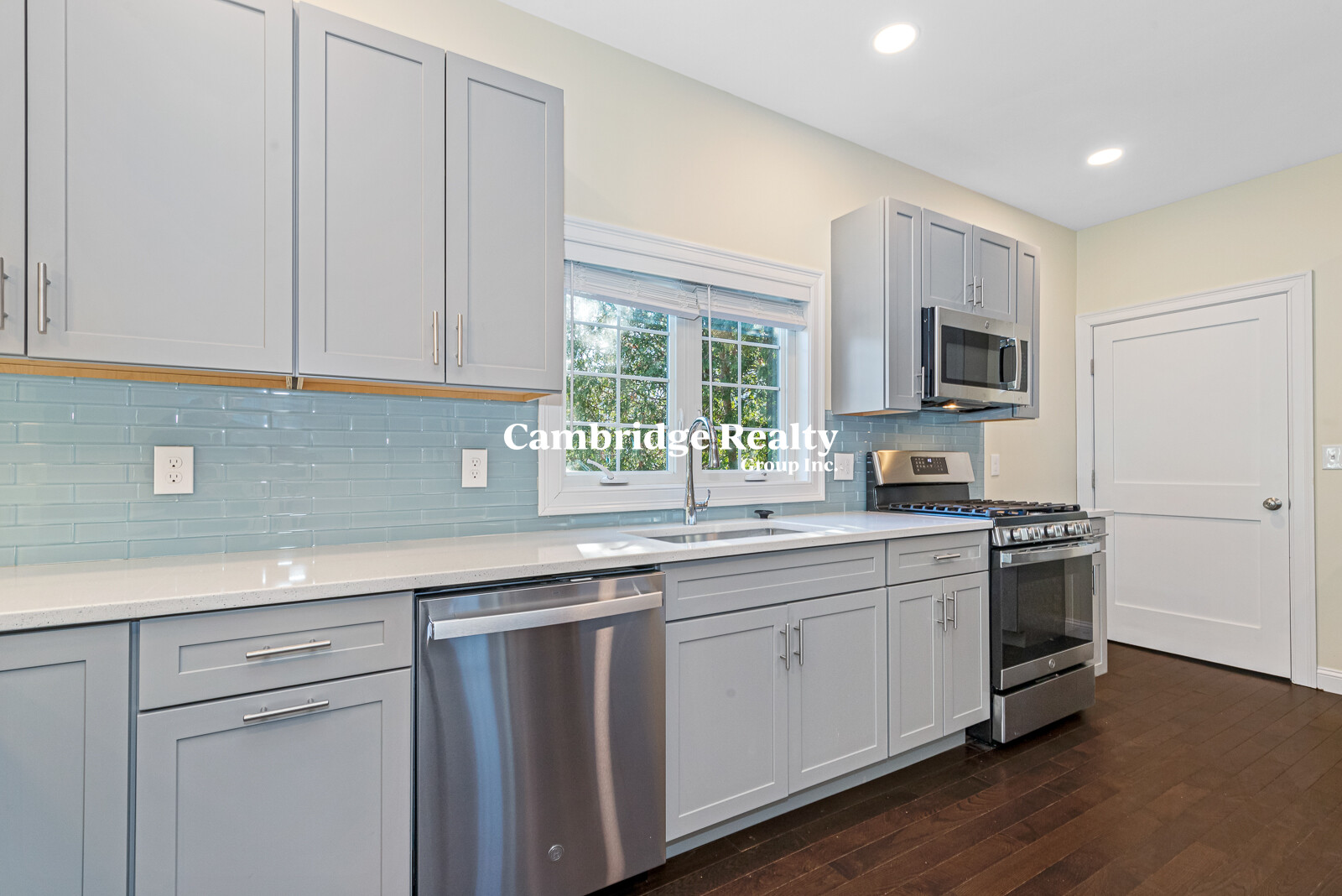 62 Bradbury Ave, Medford