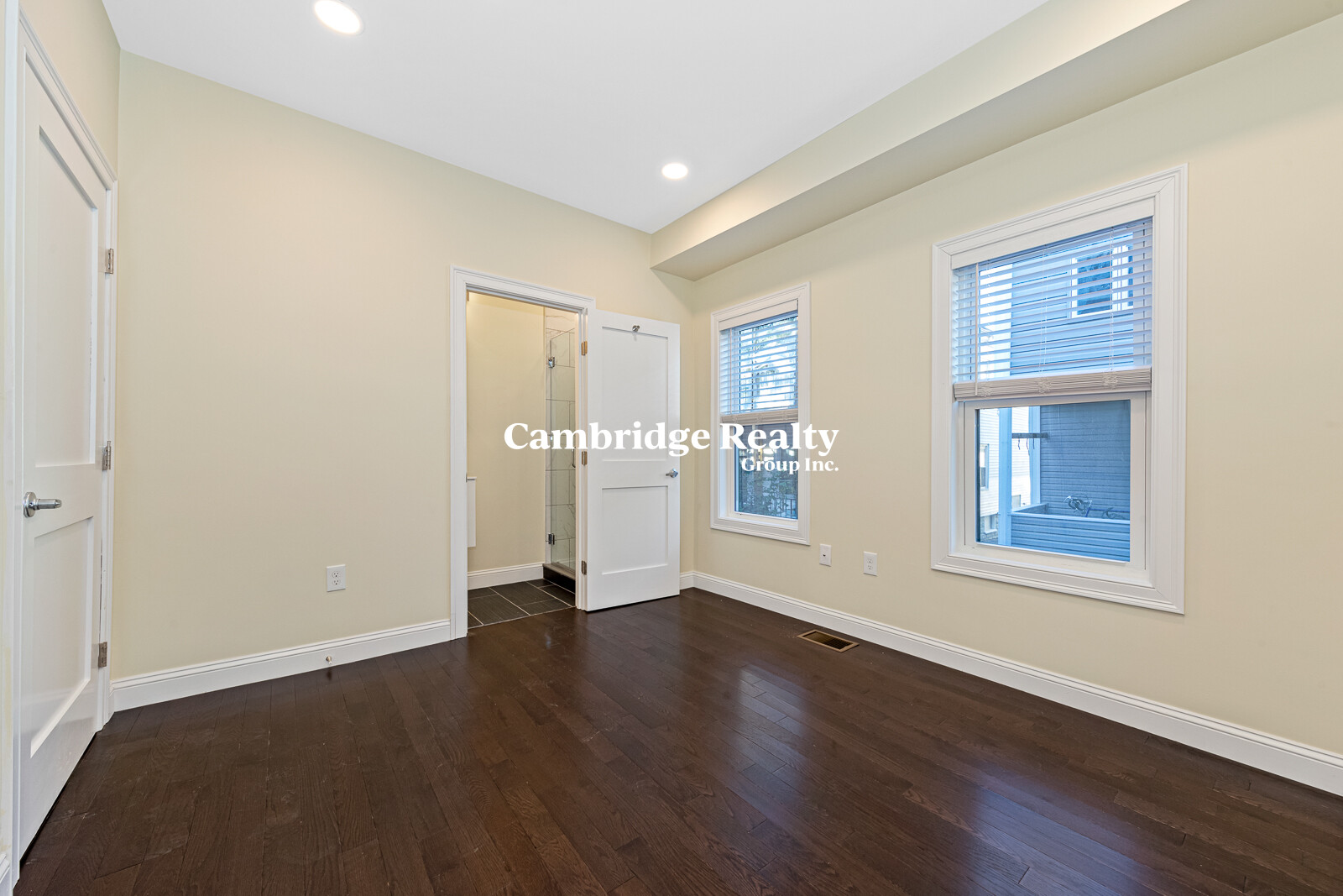 62 Bradbury Ave, Medford