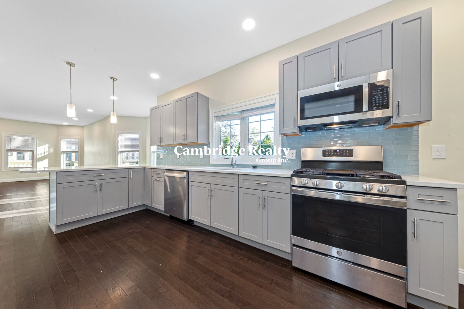 62 Bradbury Ave, Medford