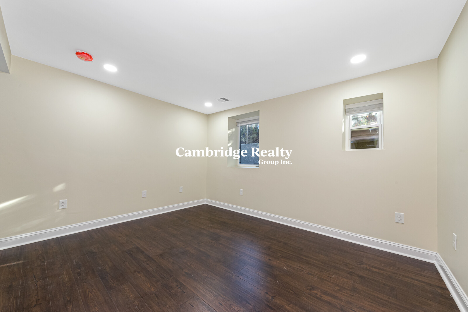 62 Bradbury Ave, Medford