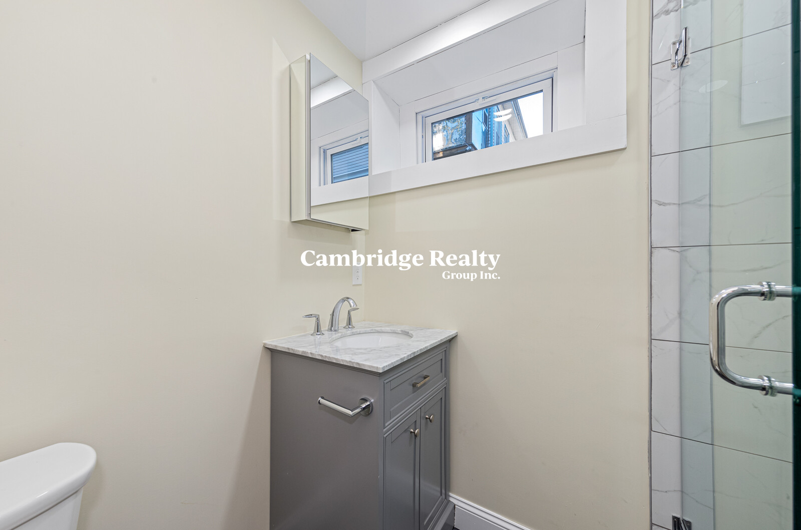 62 Bradbury Ave, Medford