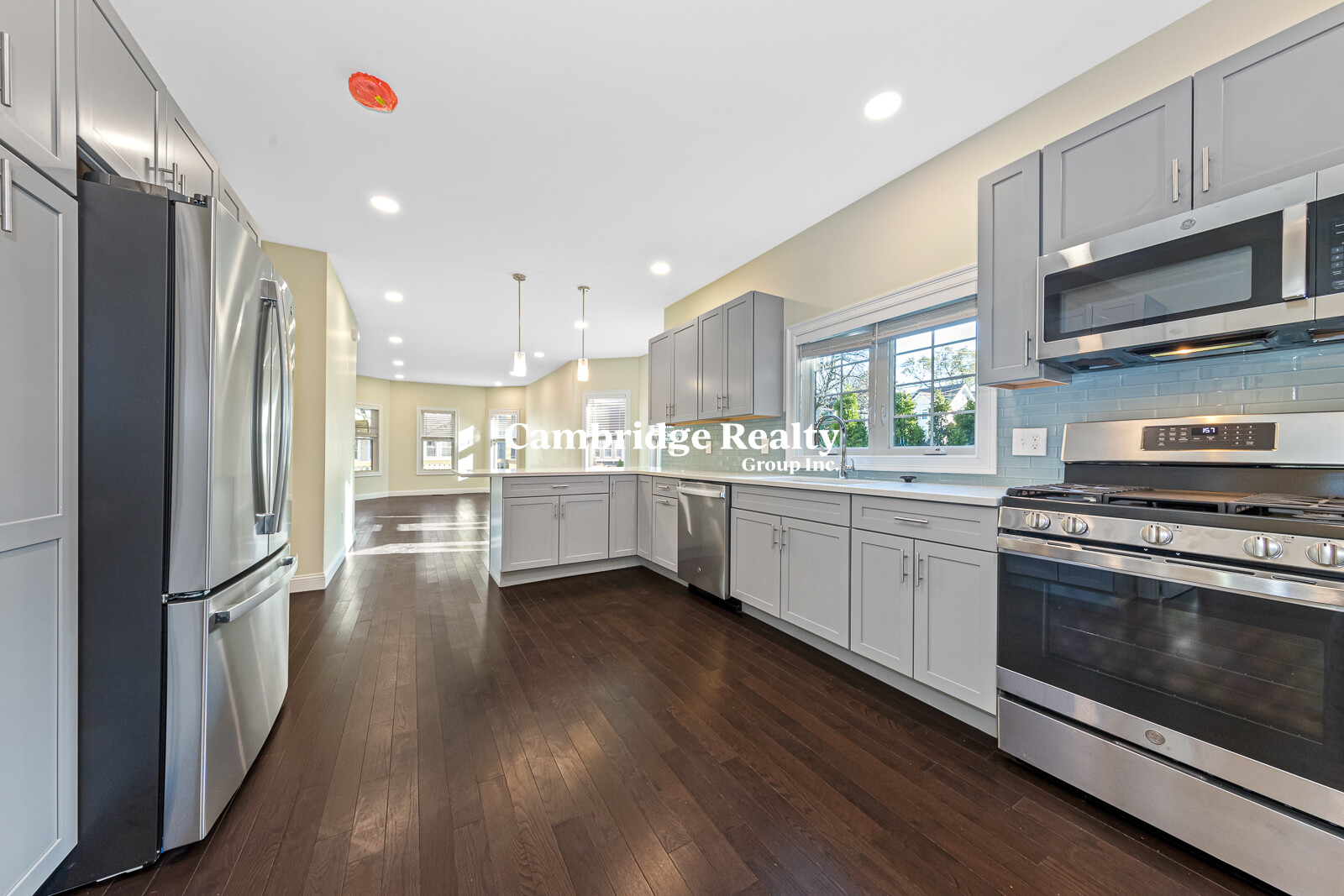 62 Bradbury Ave, Medford