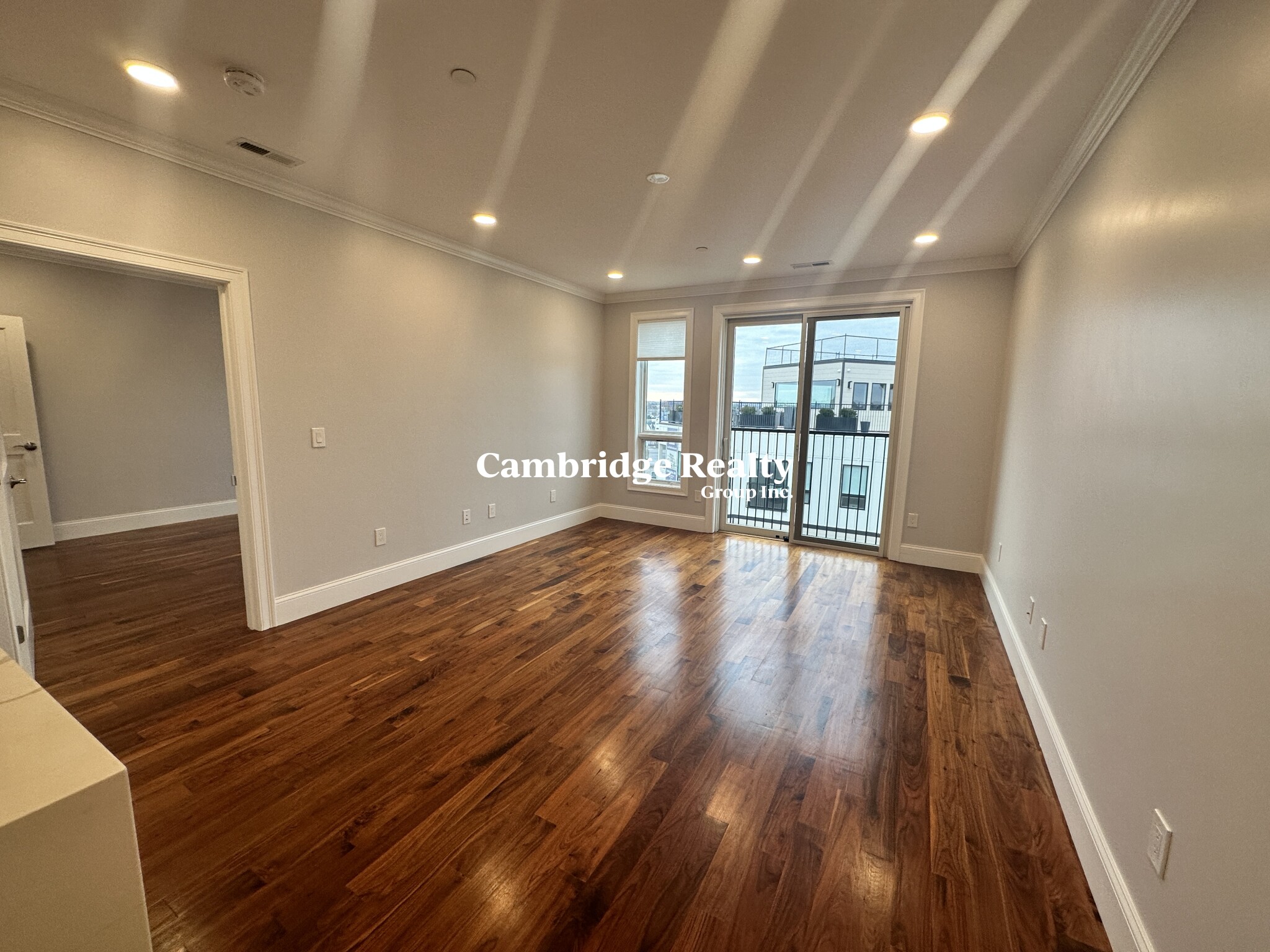 519 Broadway, Magoun Square